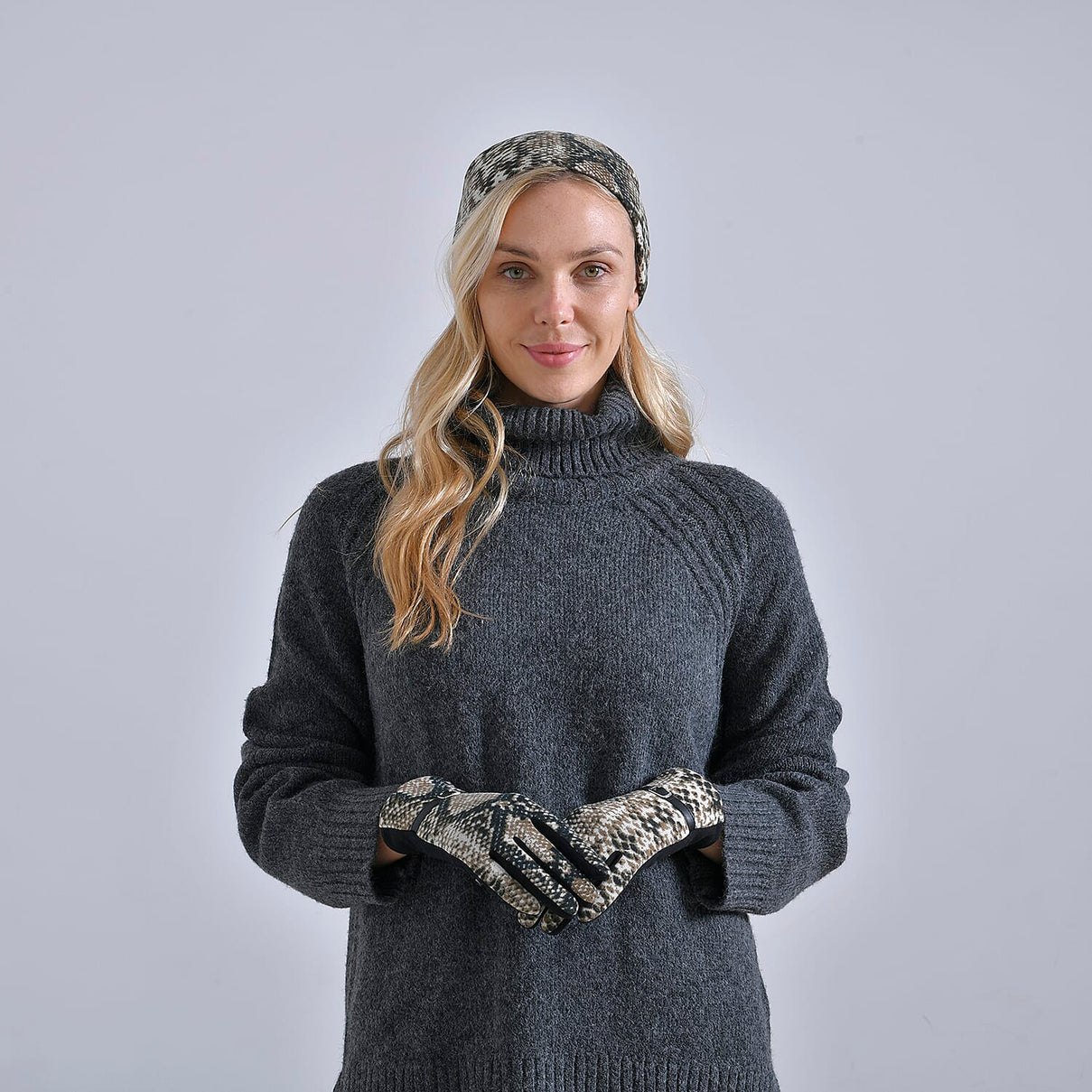 SnakeSkin Pattern Winter Gloves and Beanie Set 7850639 2