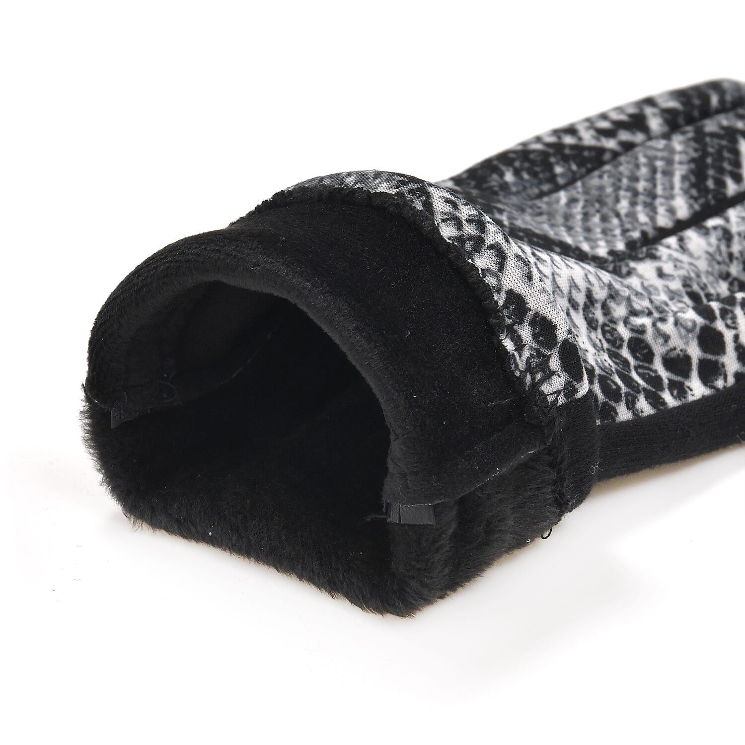 Snake Skin Pattern Beanie and Gloves Set V32354631 9