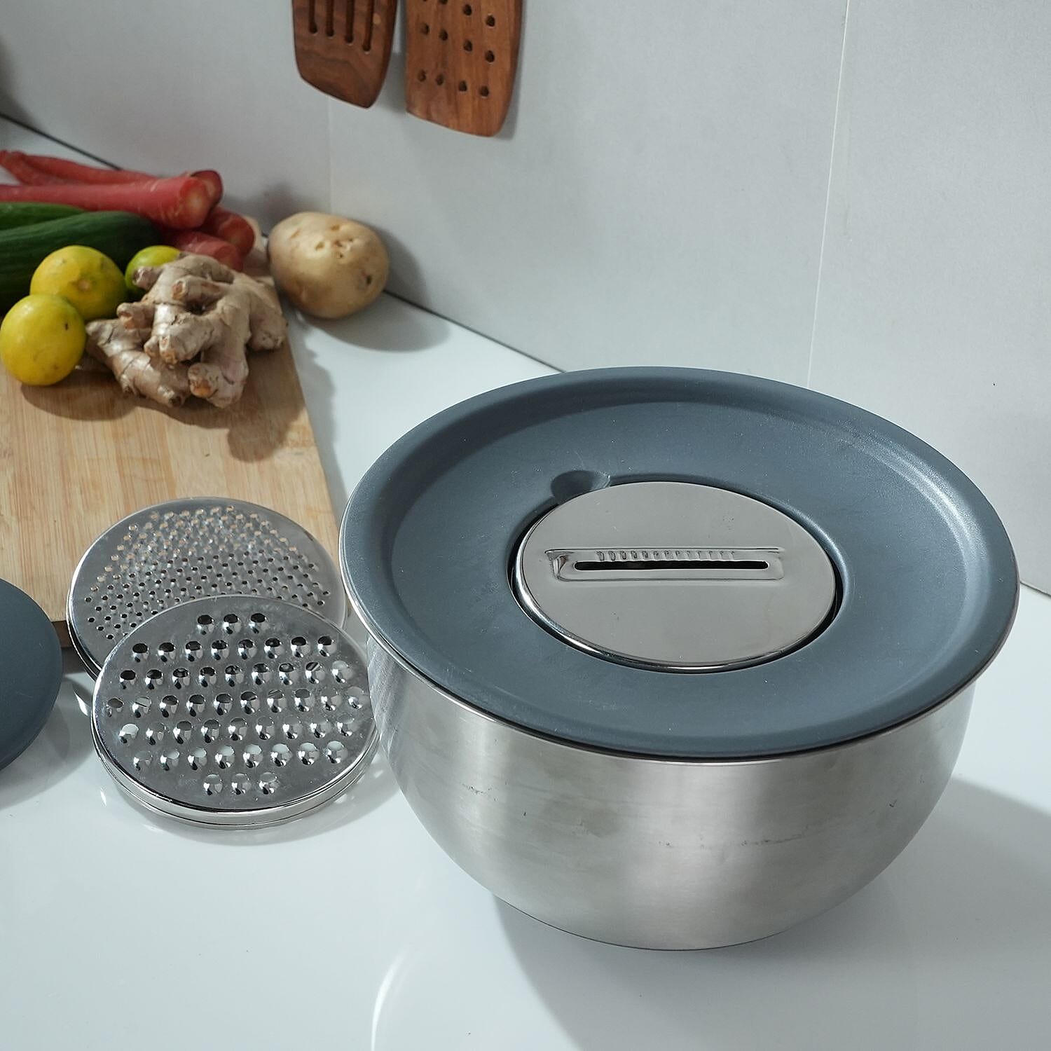 Splash Bowl with Antiskid Base with 3 Graters (Size 20x16 cm) - Silver 7306698 2