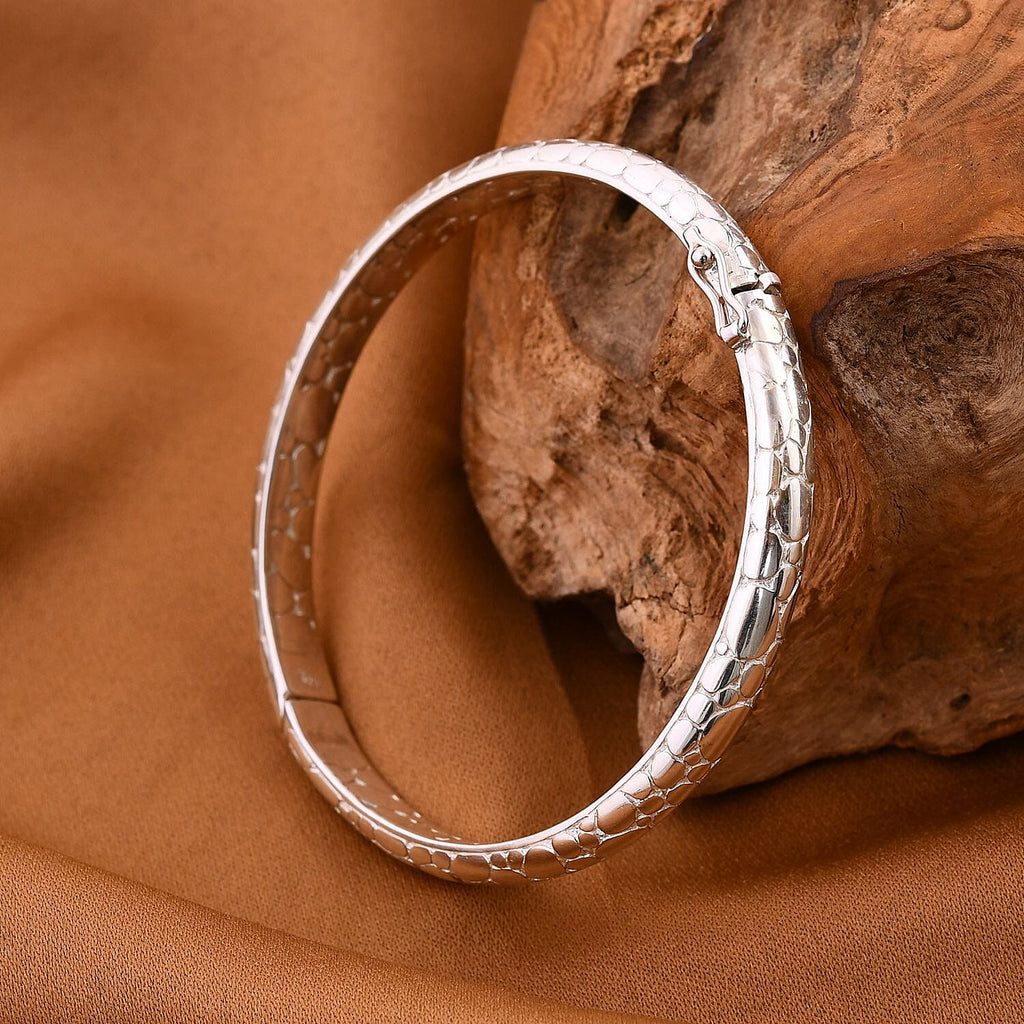 Sterling Silver Bangle (With White Rhodium Plated ), Silver Wt. 24.10 Gms (Size 7.5).