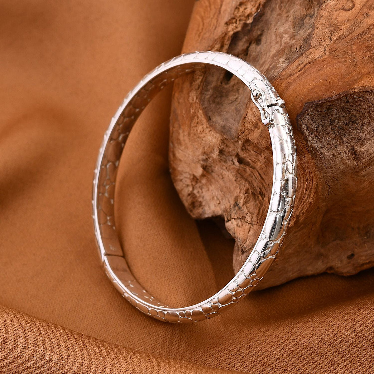 Sterling Silver Bangle (With White Rhodium Plated ), Silver Wt. 24.10 Gms (Size 7.5). 7656251 2