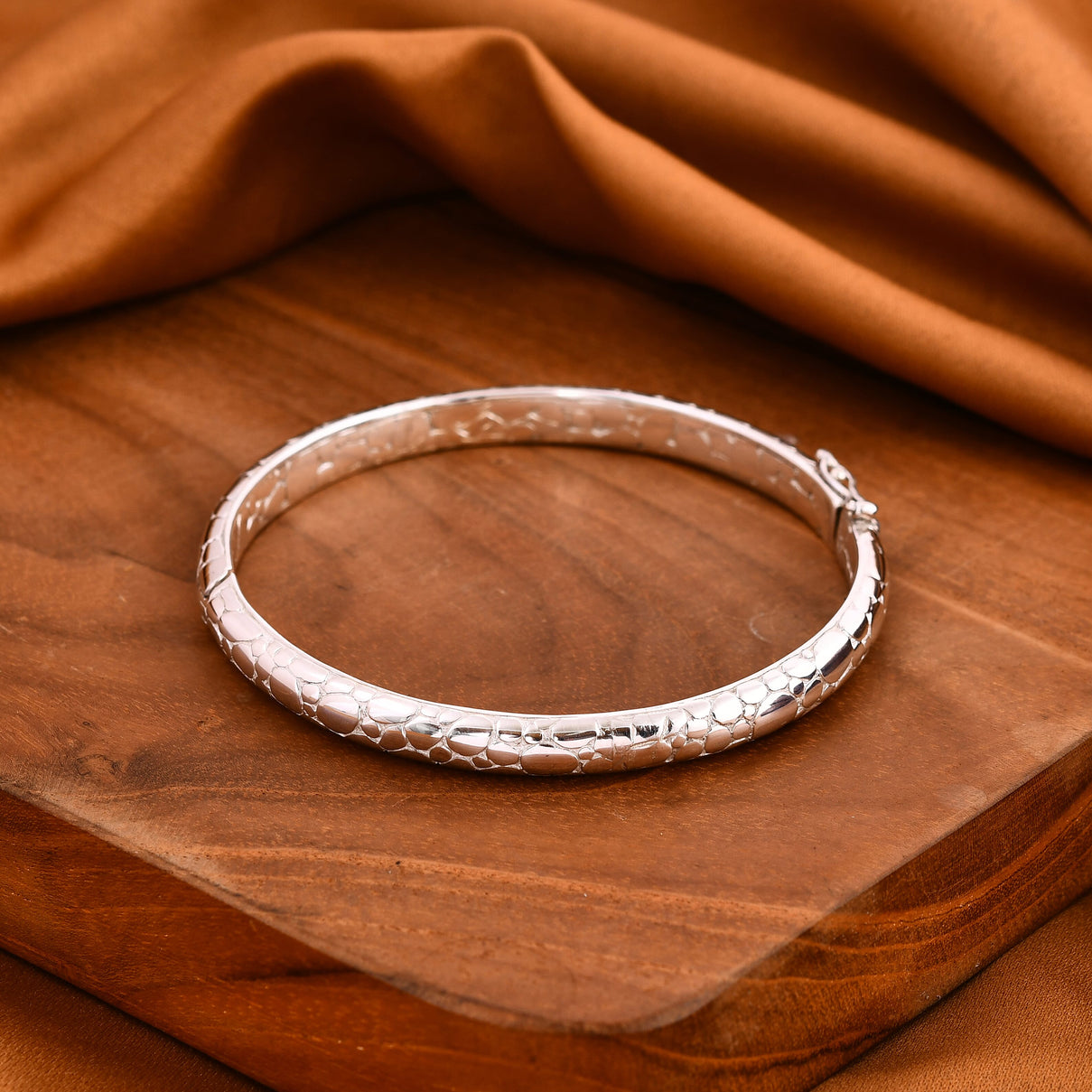 Royal Bali Collection - Sterling Silver Pebble Bangle 7749446 8