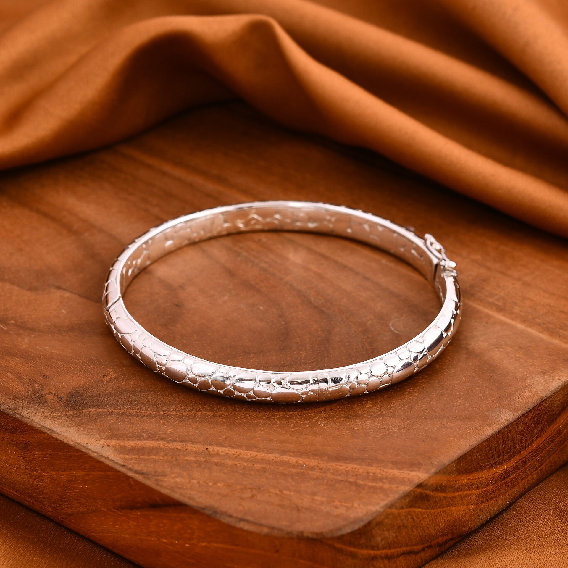 Royal Bali Collection - Sterling Silver Pebble Bangle 7749446 8