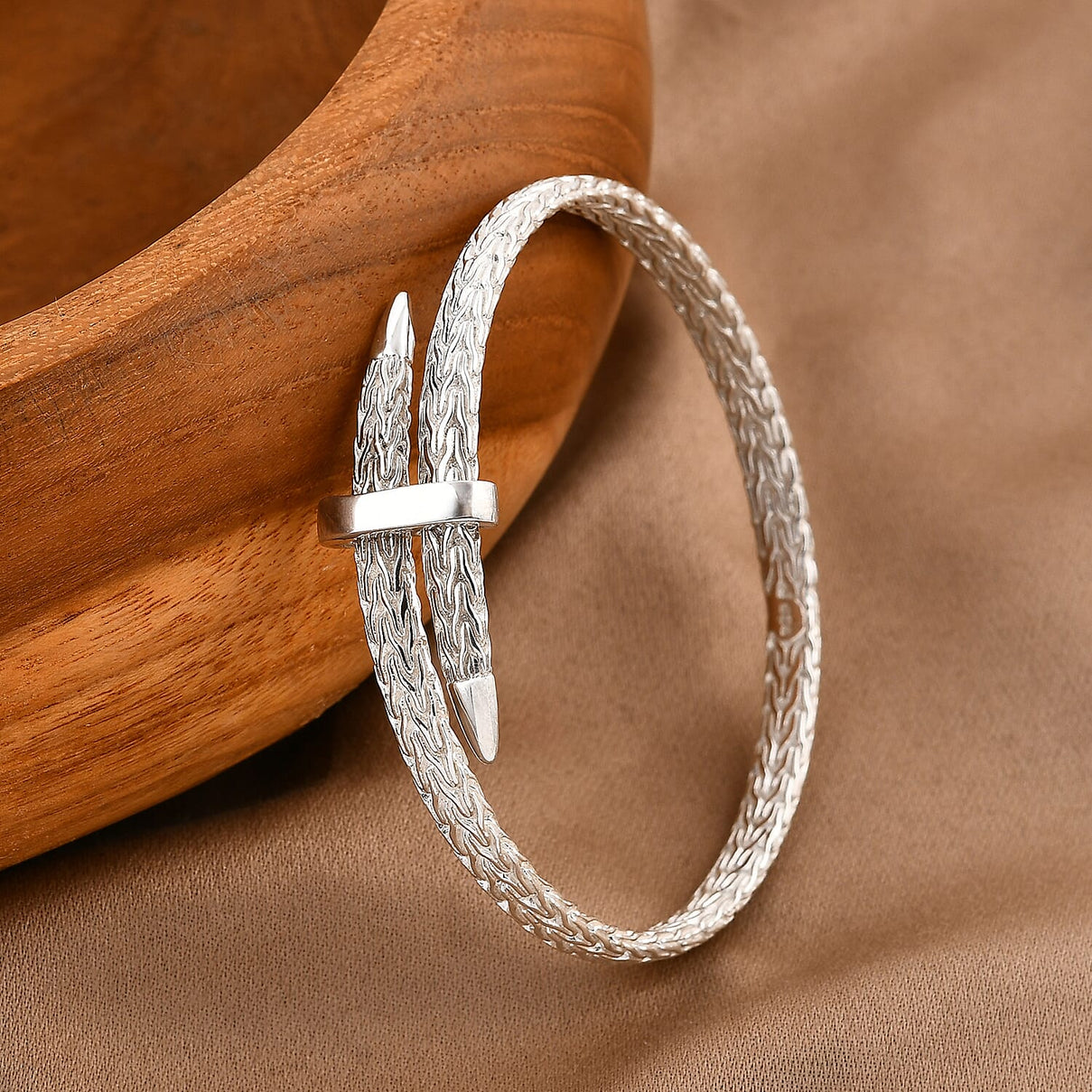 Royal Bali Collection Handmade Sterling Silver Yudapati Bangle (Size- 7.5) 8055818 1