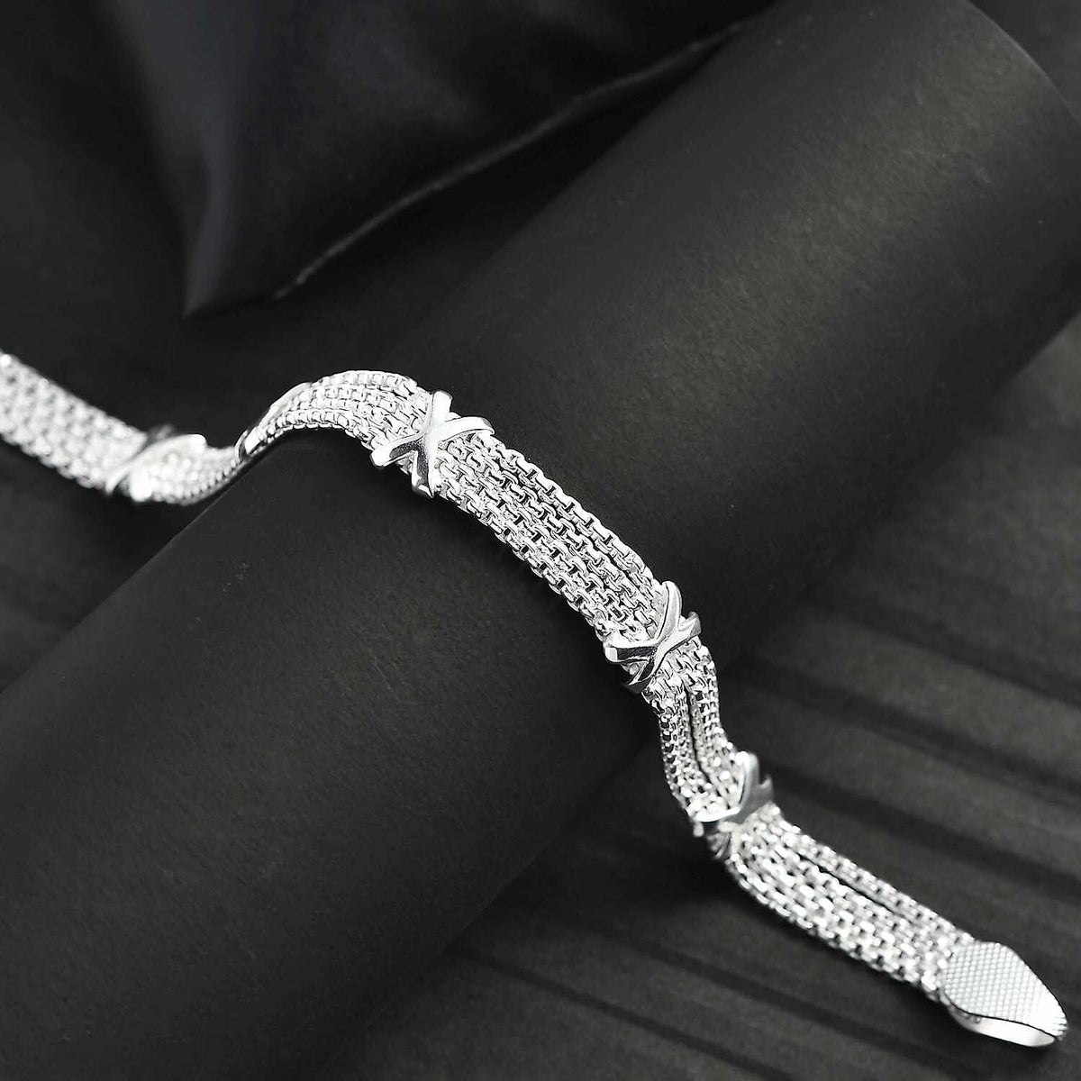 ONE TIME CLOSEOUT - Designer Inspiration - Sterling Silver Kiss Bracelet (Size - 7.5) 7982273 2