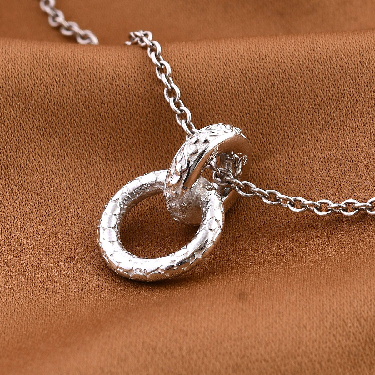 Royal Bali Collection - Dragon Scale Pendant with Leaf Pattern in Sterling Silver. 7620981 5