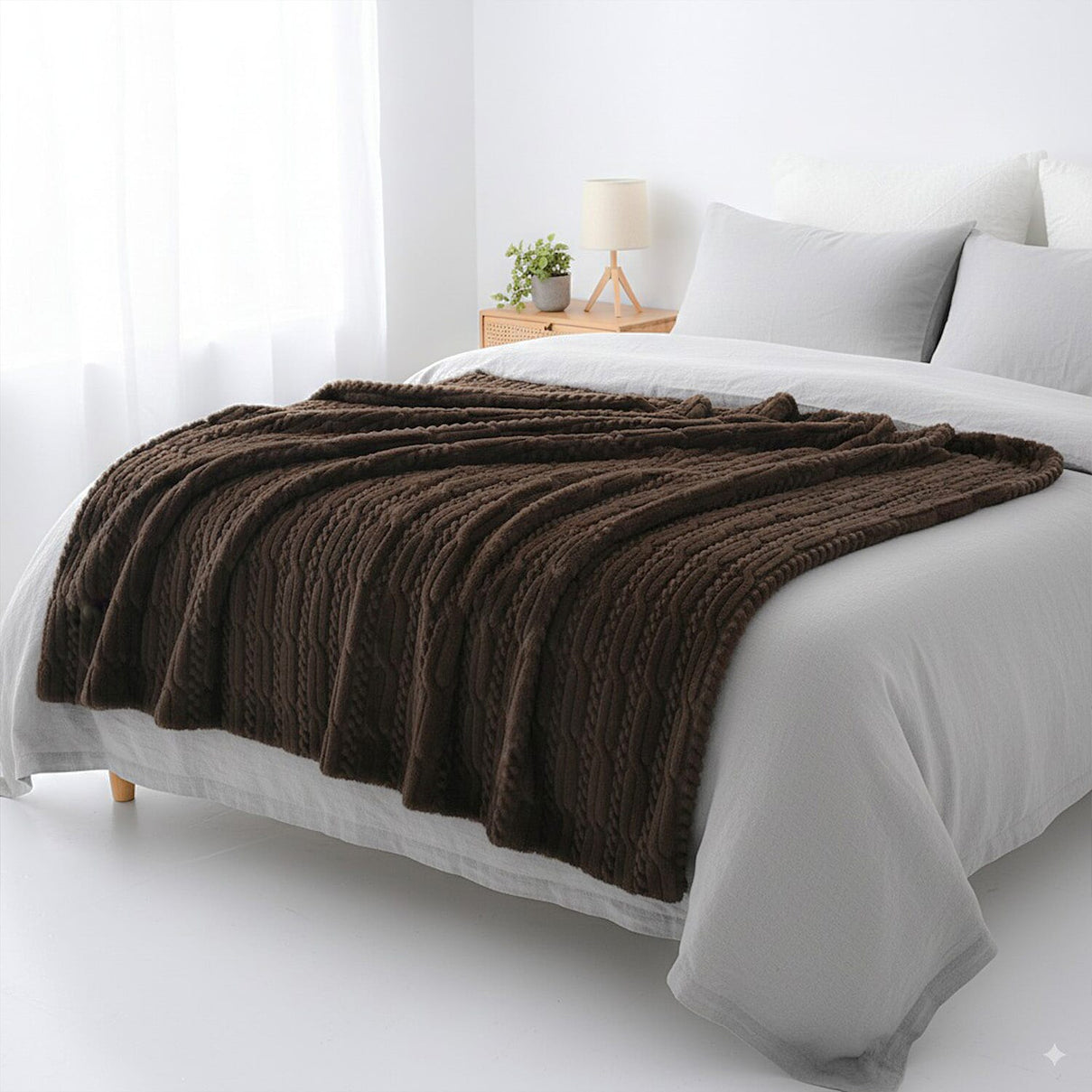 THE OPULENT LUXURY - HUSH HAVEN Ultra Soft - Warm Sumptuous Double Layer Sherpa Faux Fur Blanket 680 GSM (180 x 150 cm)- Dark Brown 8196968 2