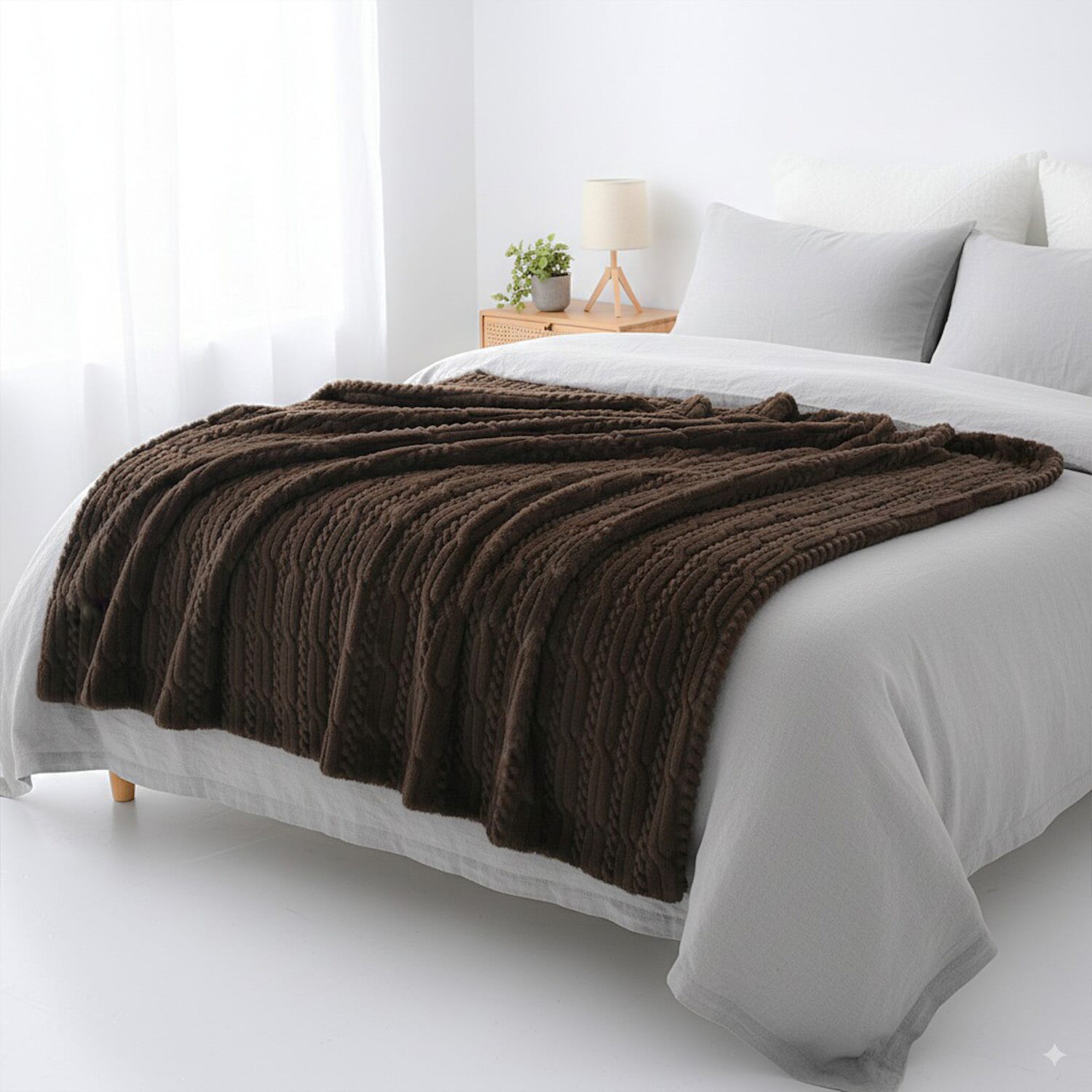 THE OPULENT LUXURY - HUSH HAVEN Ultra Soft - Warm Sumptuous Double Layer Sherpa Faux Fur Blanket 680 GSM (180 x 150 cm)- Dark Brown 8196968 2