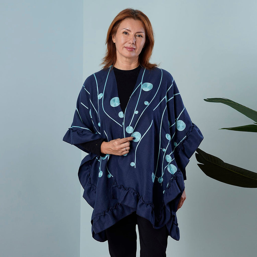 TAMSY Circular and Line Embroidered Kimono (Size 95x83 Cm) - Navy & Green