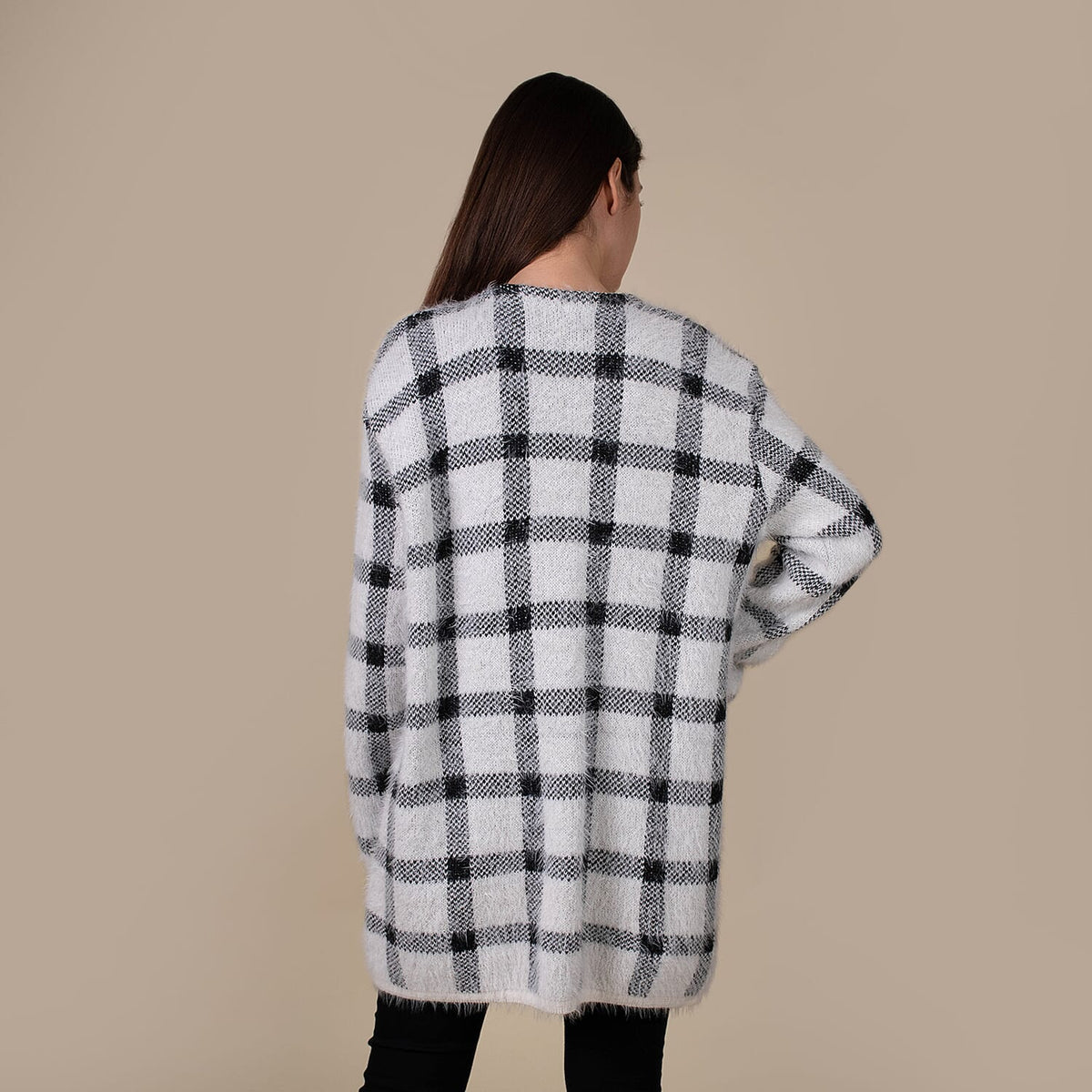 TAMSY Plaid Pattern Women's Sweater - Black and White 7177069 4