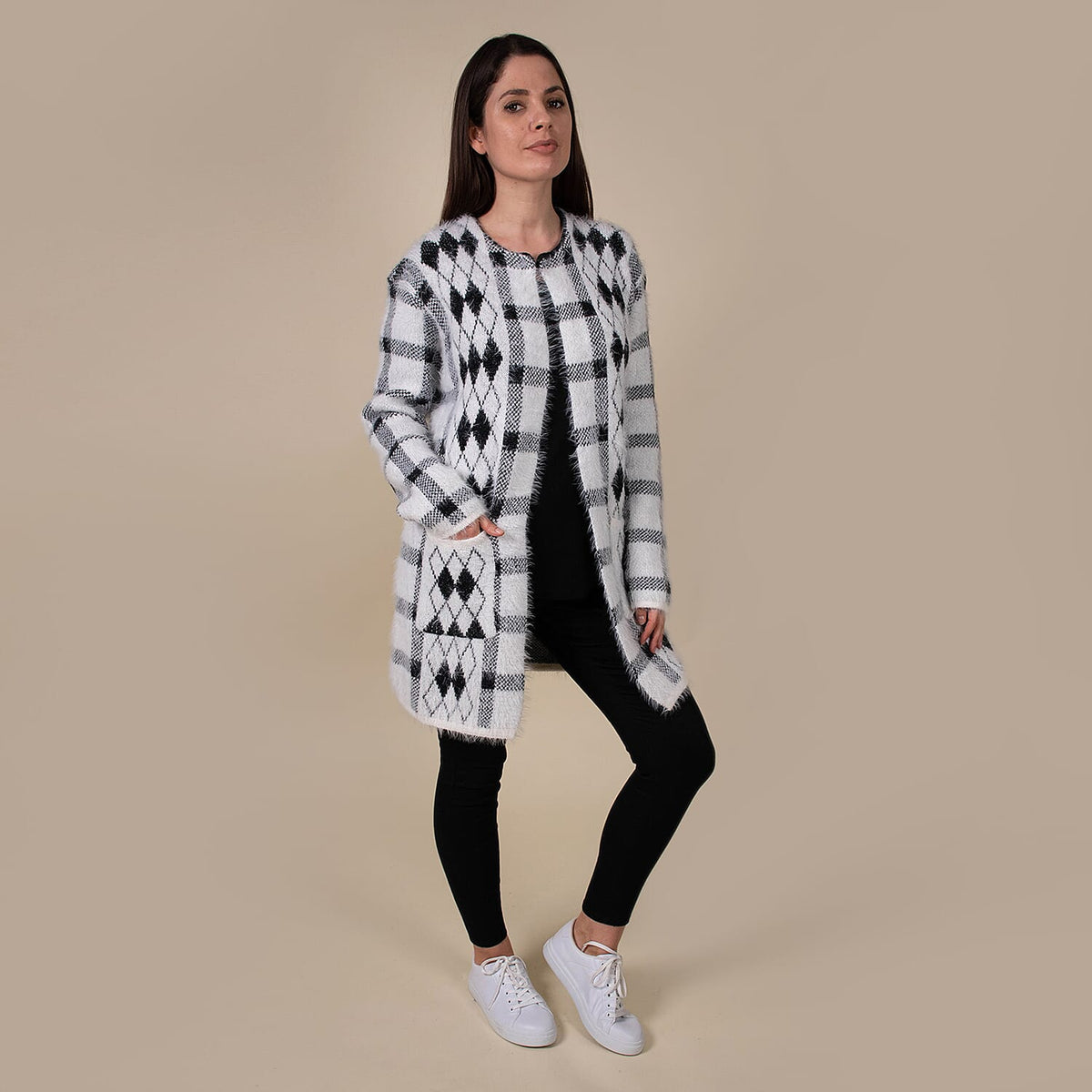 TAMSY Plaid Pattern Women's Sweater - Black and White 7177069 6