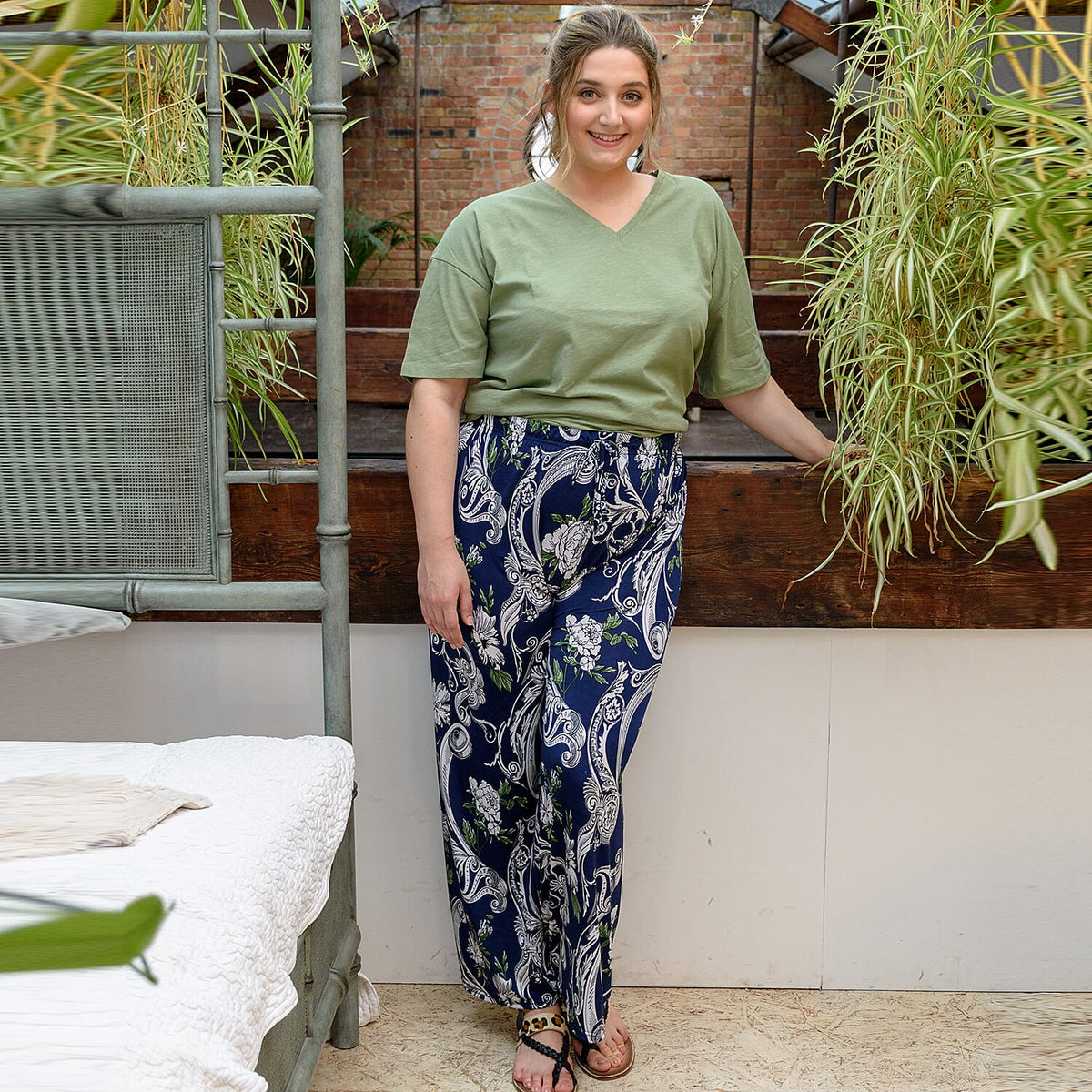 TAMSY Wide Leg Floral Printed Trousers - Navy 6348148 4
