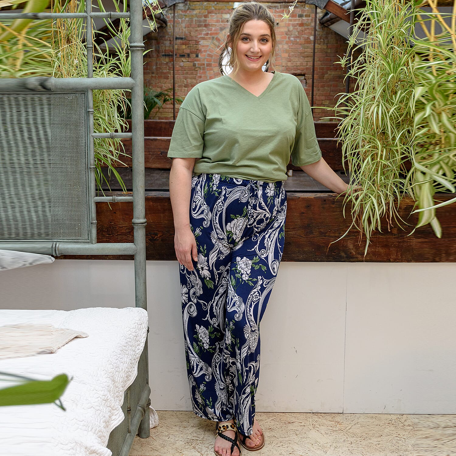 TAMSY Wide Leg Floral Printed Trousers - Navy 6348148 4