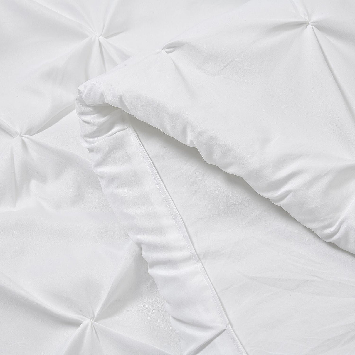 Oxford Closeout - 3 Piece Set - Pleated Comforter with 2 Pillow Cases  - White 7283123 7