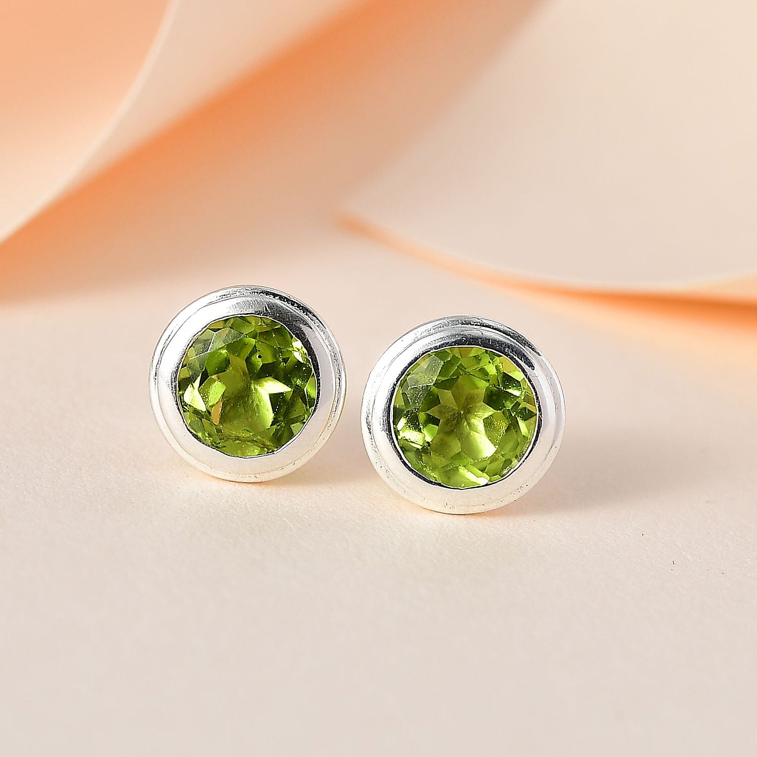 Hebei Peridot Solitaire Stud Earrings in Sterling Silver 1.75 Ct V32529426 2