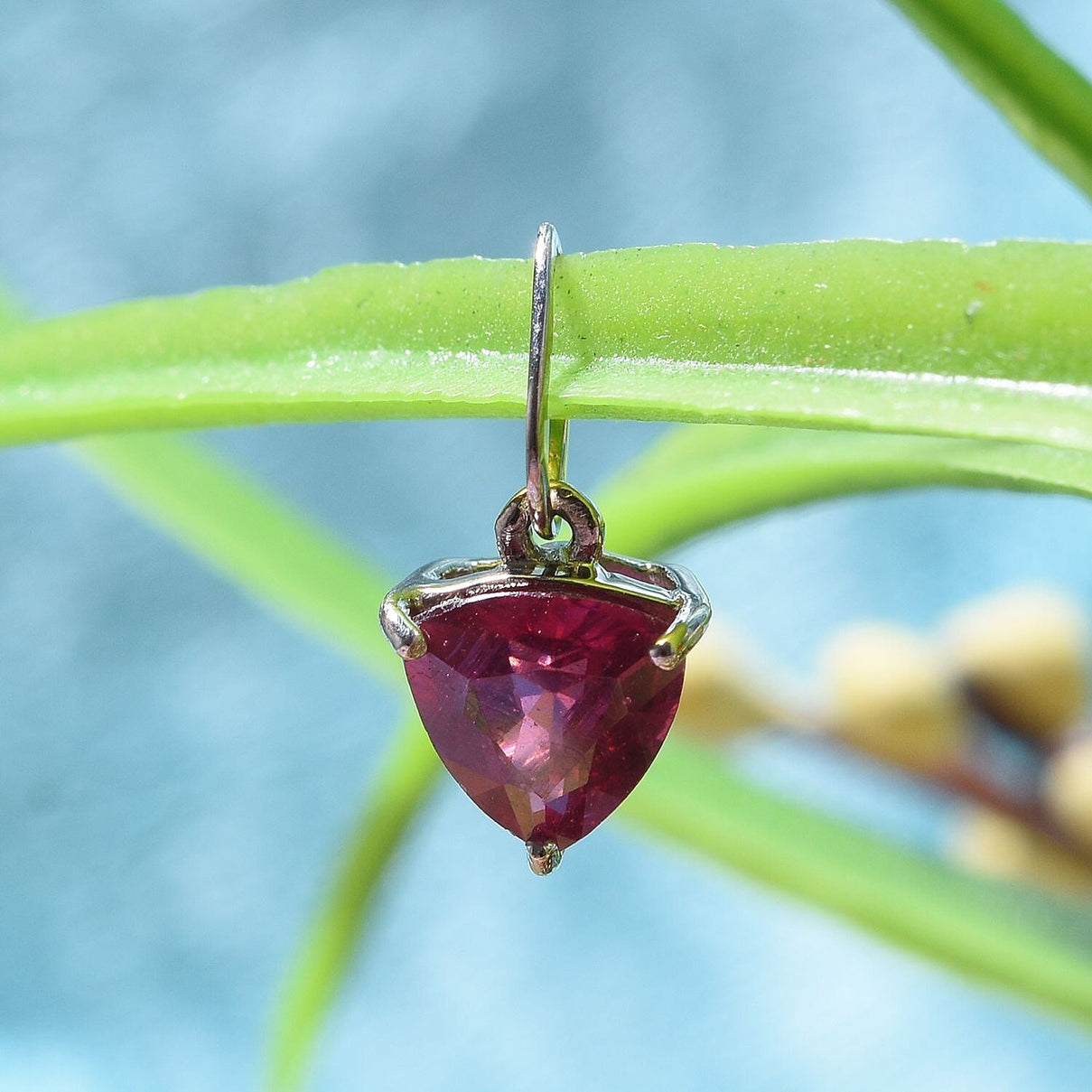 9K White Gold African Ruby Solitaire Pendant 1.00 Ct 7631368 3