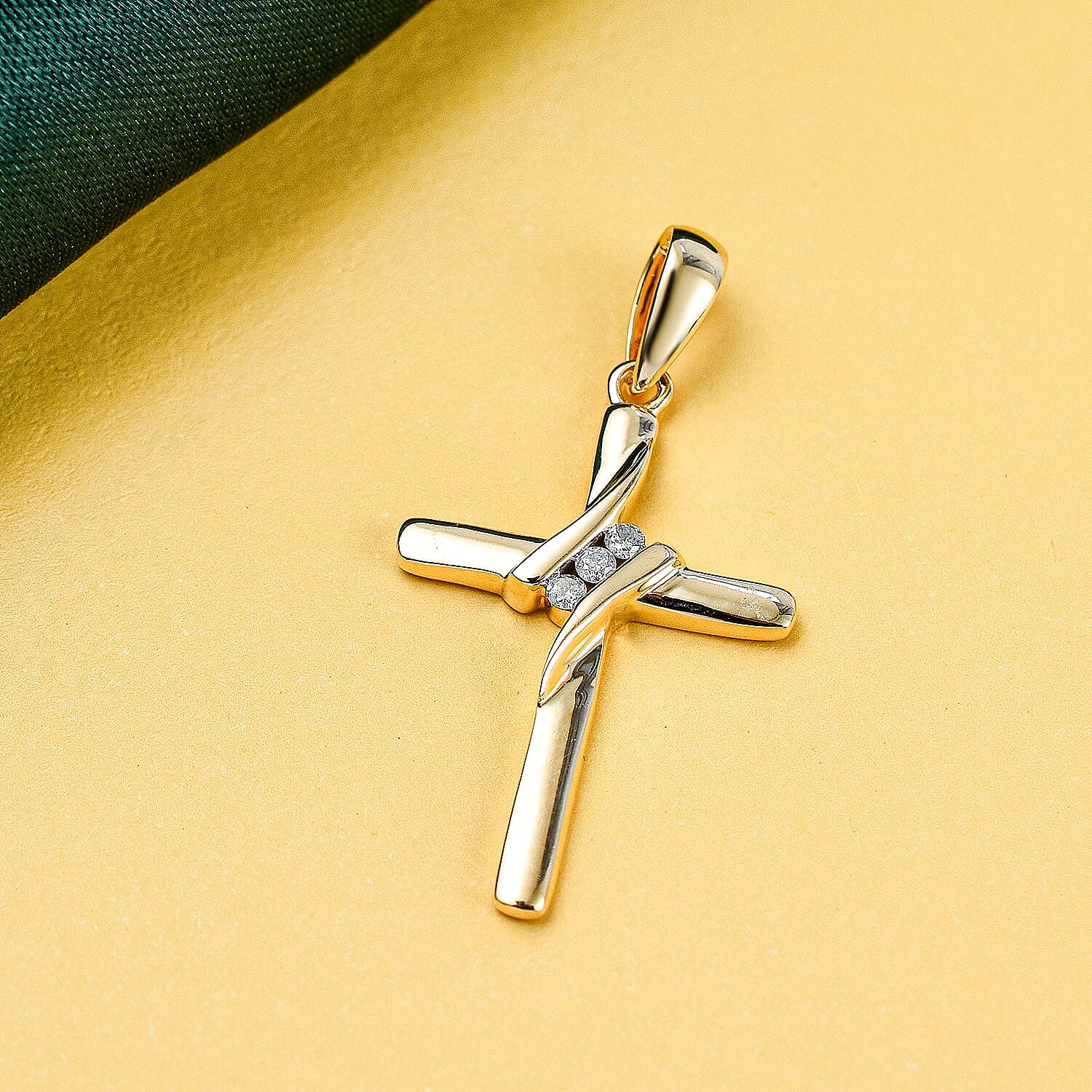 9K Yellow Gold Diamond (G-H) Cross Pendant 7637544 2