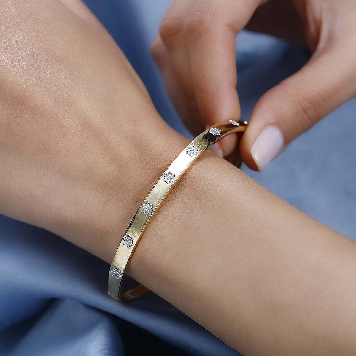 Diamond Full Bangle (Size 7.50) in 18K Yellow Gold Vermeil Plated Sterling Silver 0.25 Ct, Silver Wt 14.30 GM 7659629 3
