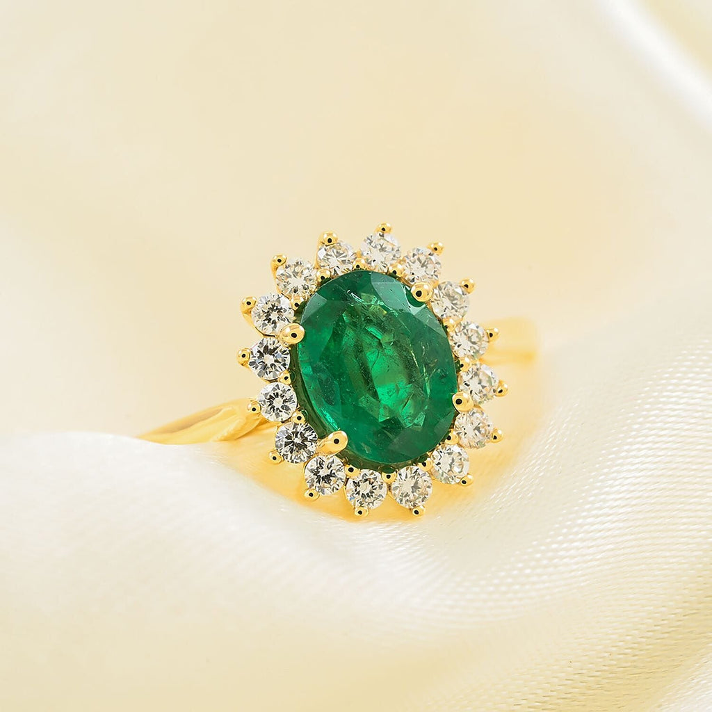 18K Yellow Gold  AAA  Zambian Emerald, White Diamond SI Ring 2.15 ct,  Gold Wt. 4.53 Gms  2.150  Ct.