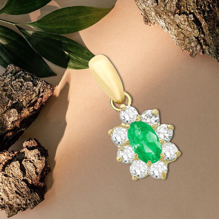 9K Yellow Gold  A   Green Cubic Zirconia ,  Cubic Zirconia  Pendant 0.66 ct,  Gold Wt. 0.5 Gms  0.660  Ct. 7712846 2