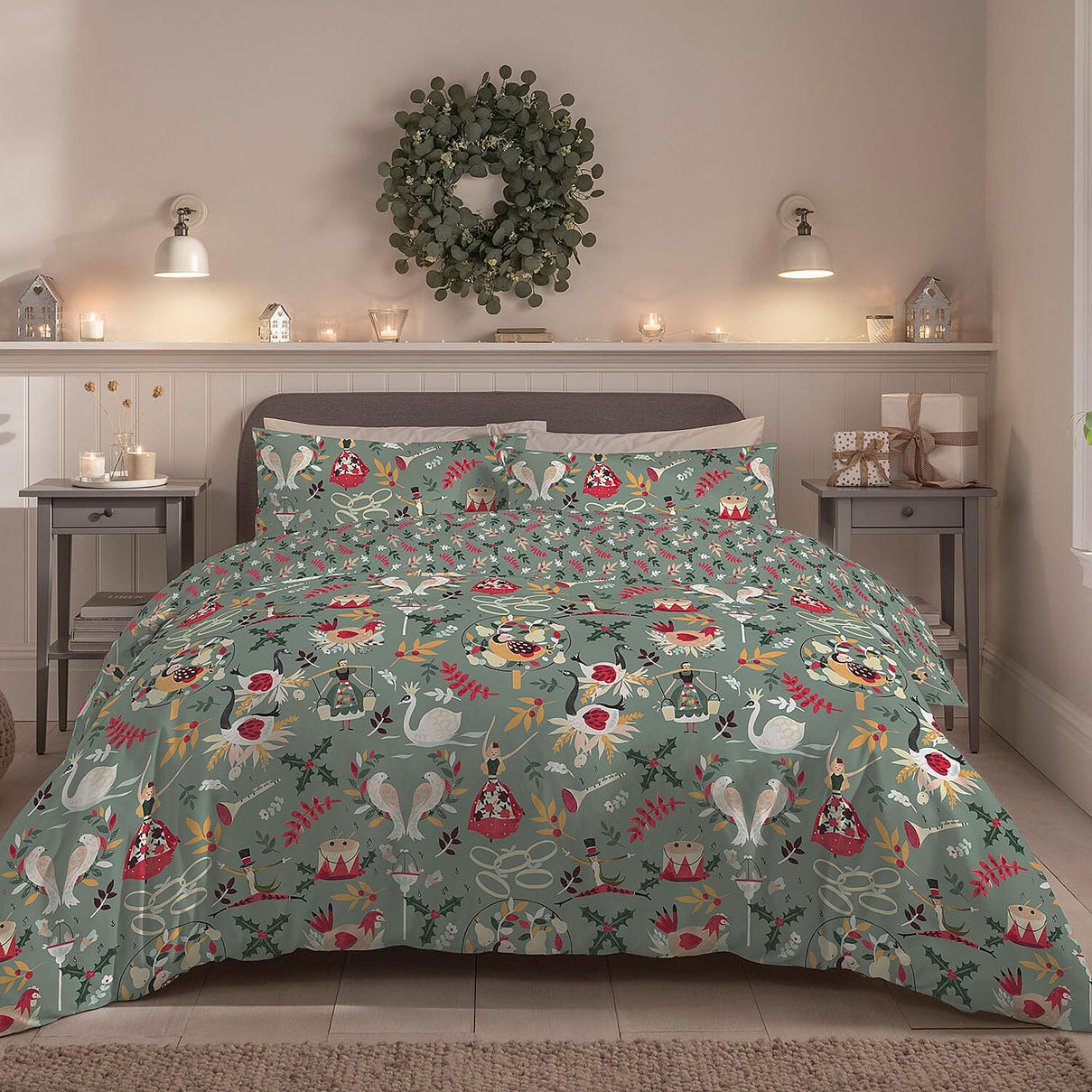 Copenhagen Home Festive Fayre Duvet Cover and Pillowcase Set 7976507 0
