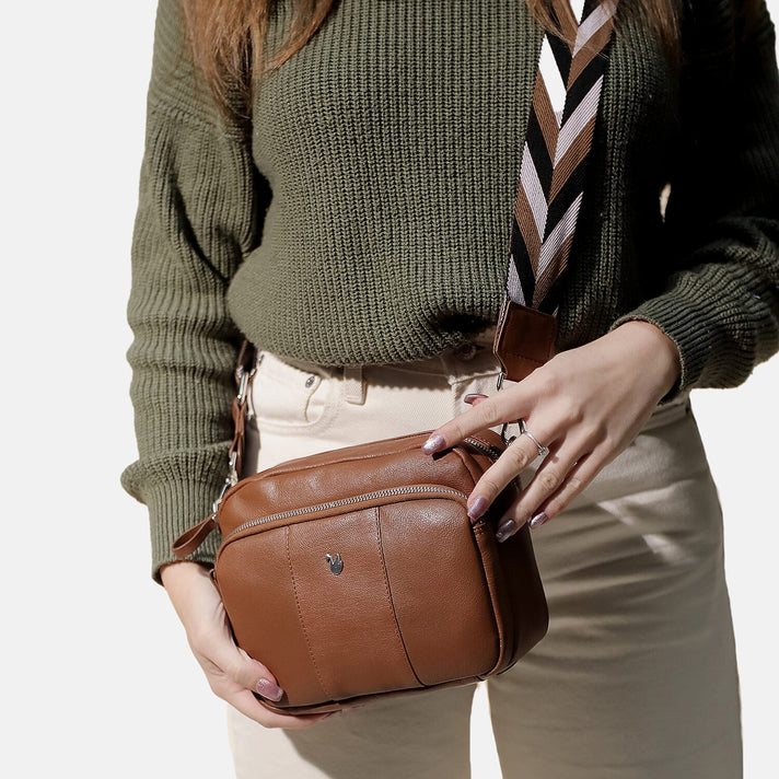 Assots 'Kew' Soft Nappa Genuine Leather Crossbody Bag 8501583 2