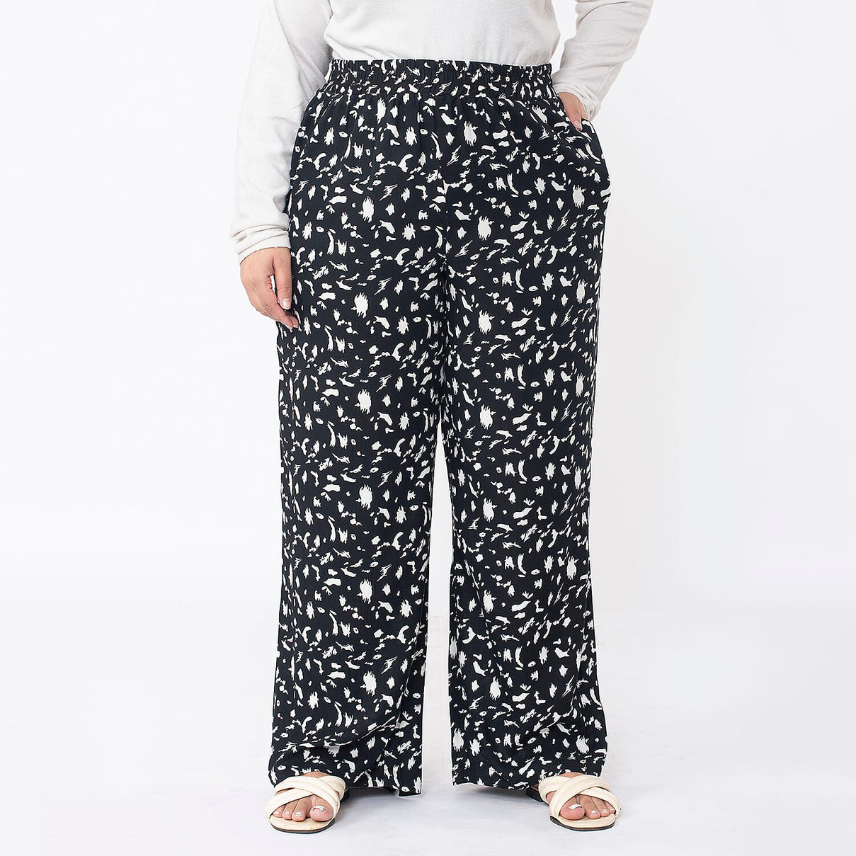 TAMSY Animal Print Trousers (Size L 16 - 18) - Grey 7645044 4