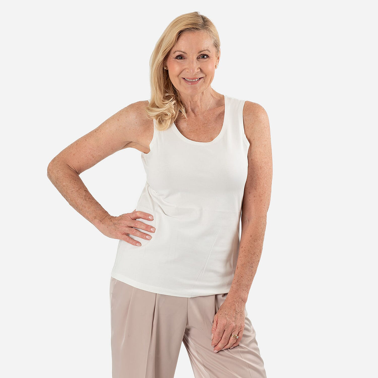 Tamsy Womens Regular Fit Sleeveless Tank Top (Size L) - White 7889107 0