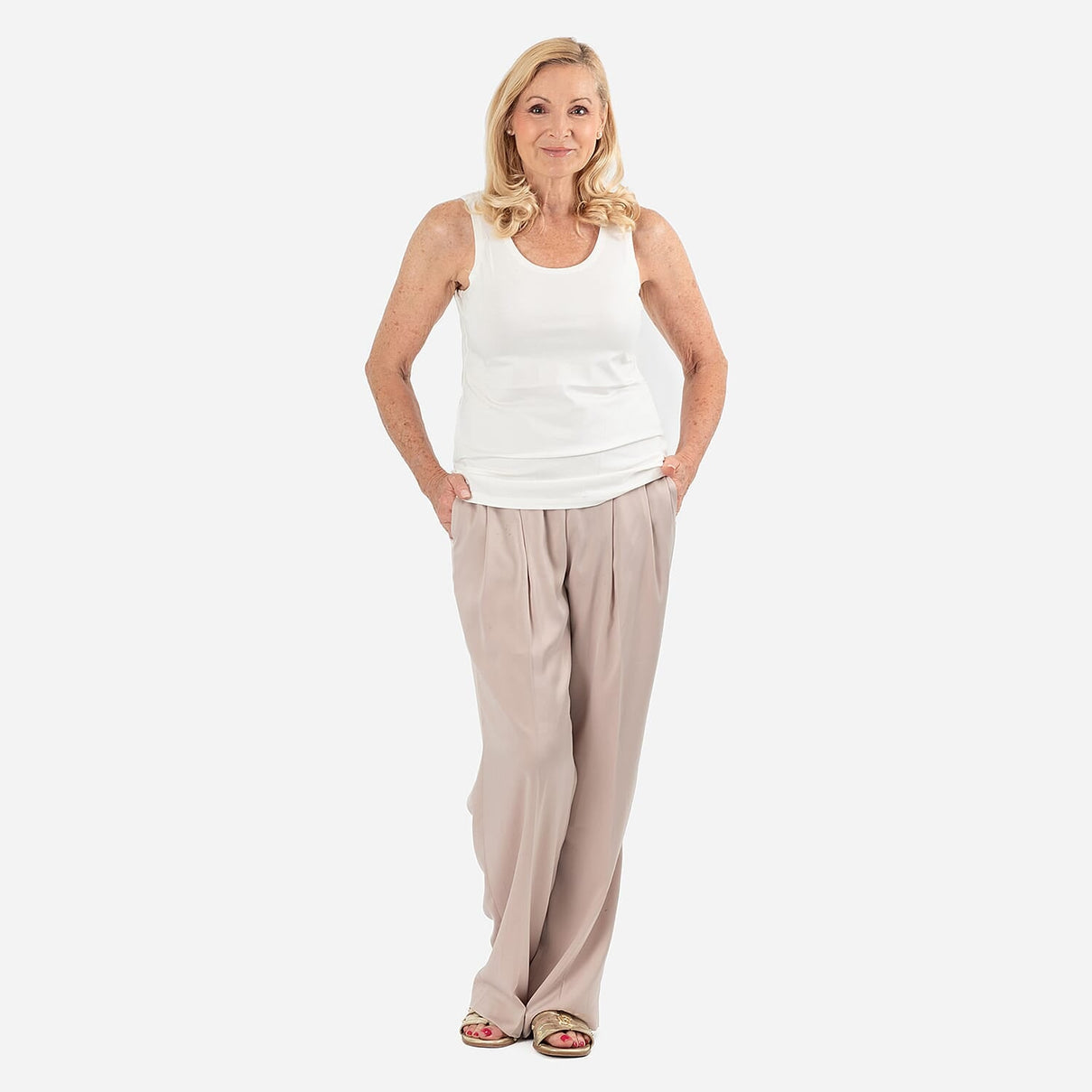 Tamsy Womens Regular Fit Sleeveless Tank Top (Size L) - White 7889107 1