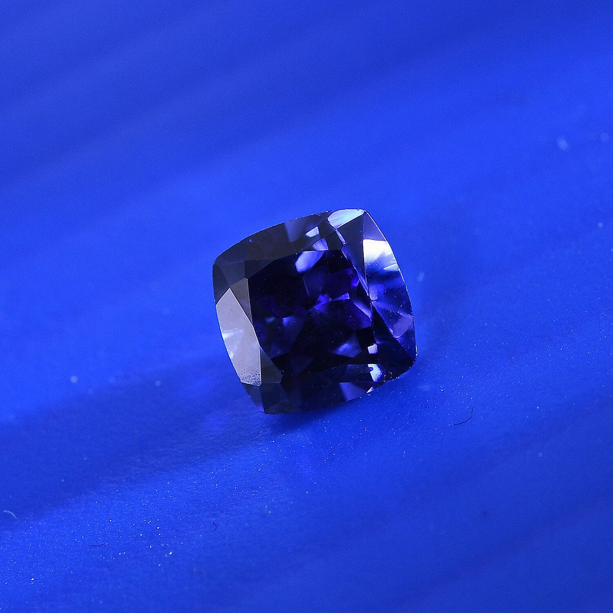 1.8 Ct. Tanzanite Cubic Zirconia Loose Gemstone in Cushion Shape (6x6 mm) 8071221 1