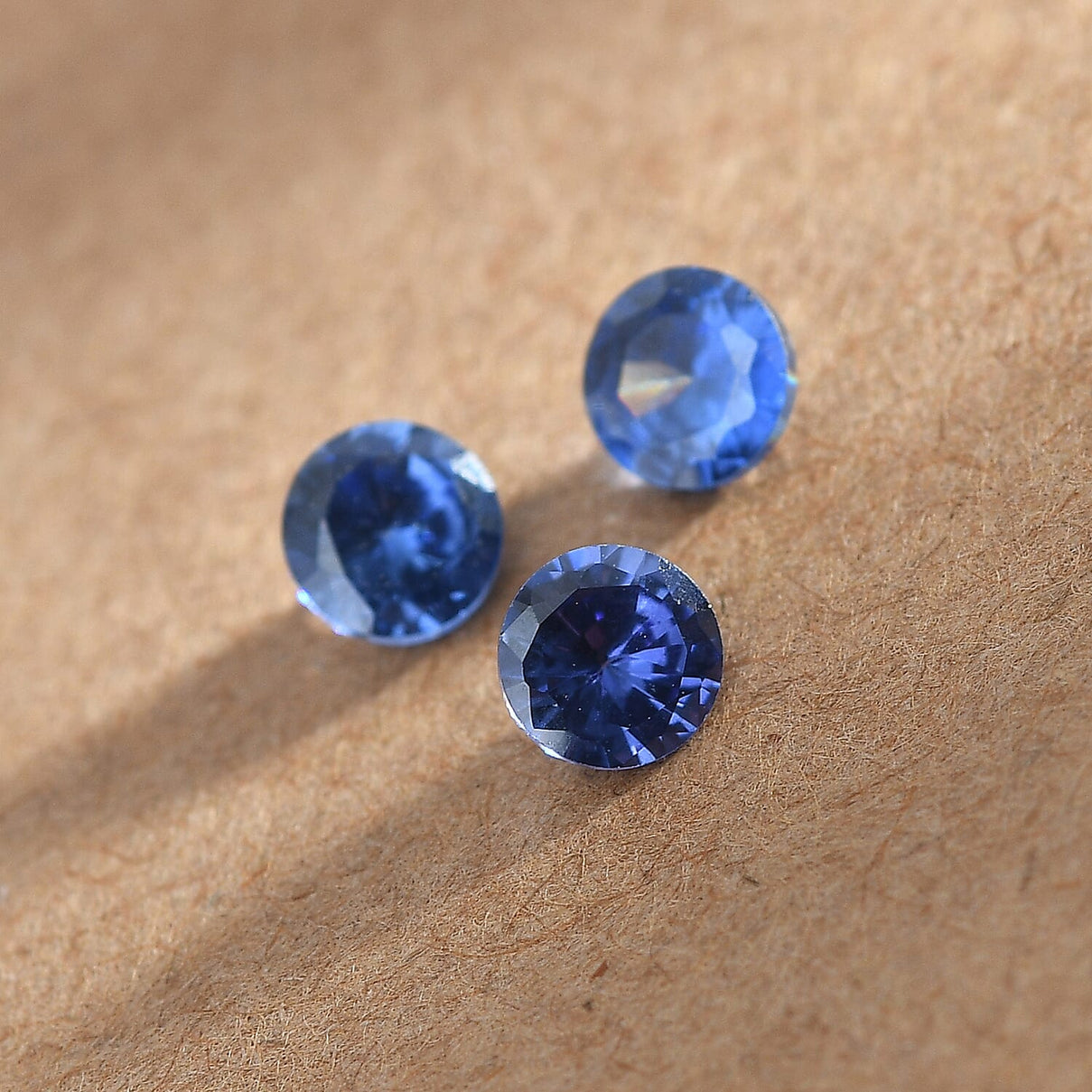 Set of 3 Tanzanite Cubic Zirconia Loose Gemstones in Round Shape 1.5 Ct. (4.5 mm) 8071261 2