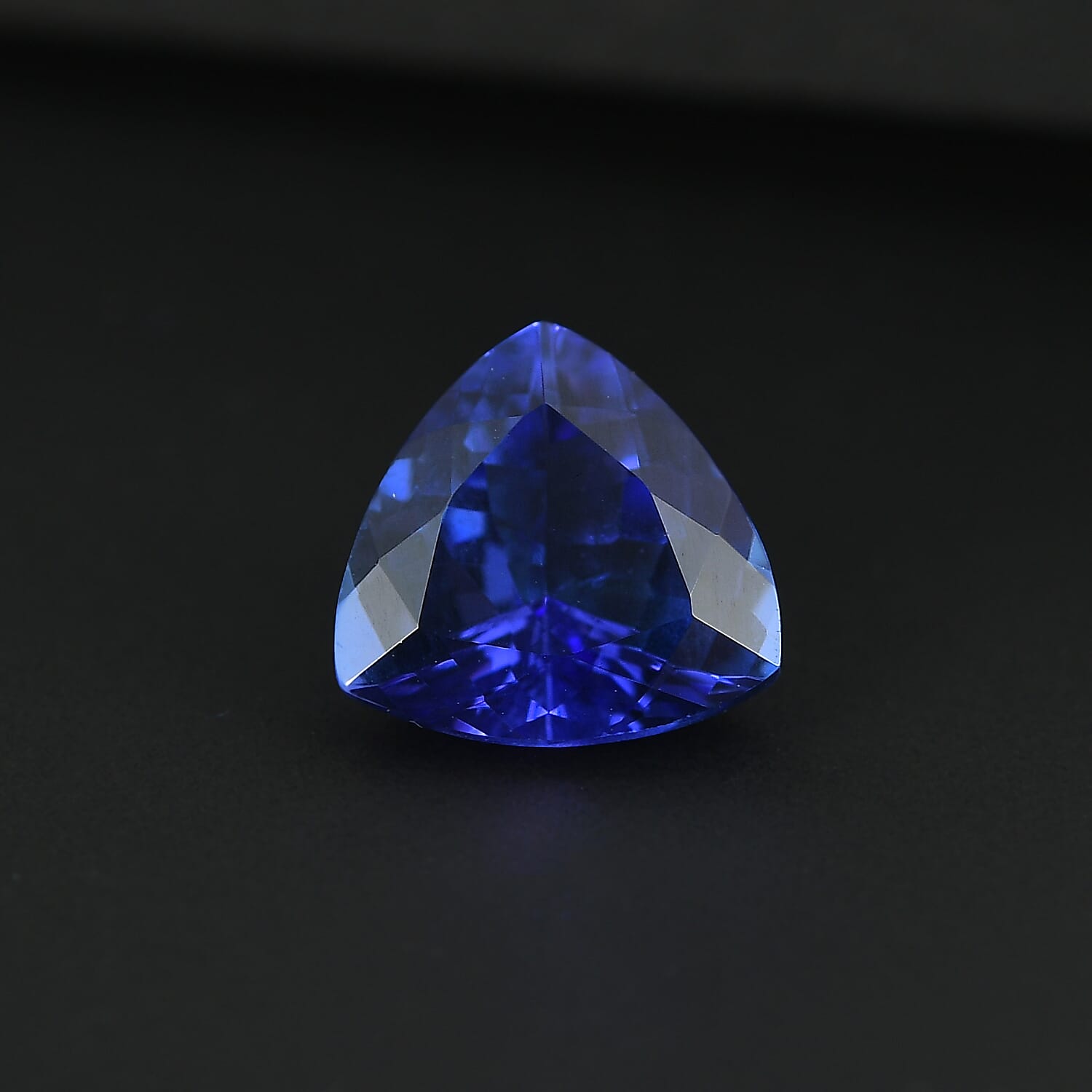 Tanzanite Loose Gemstone in Trillion Shape Size Varies 8054985 1
