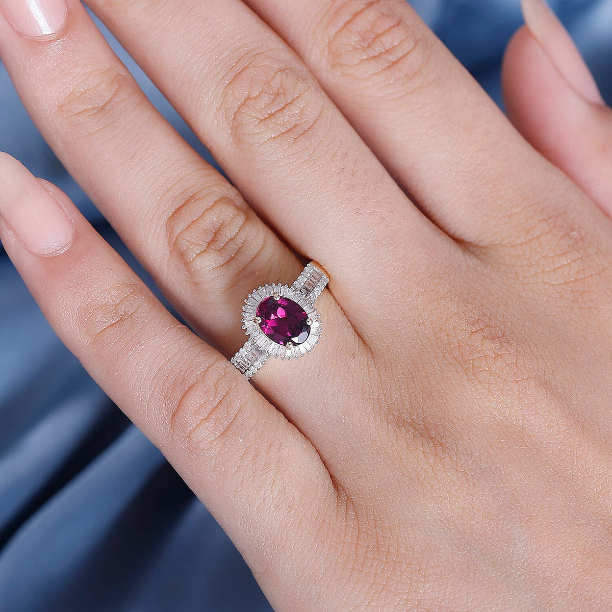 Tony Diniz Collection - 9K Yellow Gold  AAA Ember Garnet (1.45ct), Natural White Diamond (0.39ct) Ring 7891307 2