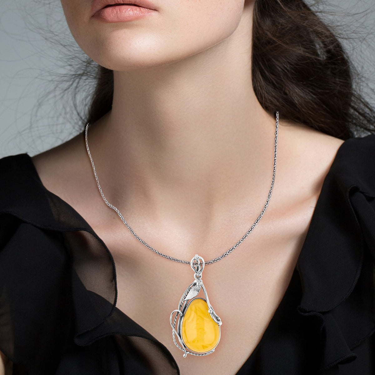 Tucson Find - Butterscotch Amber Pendant in Sterling Silver 24.6 Ct. 8219336 1