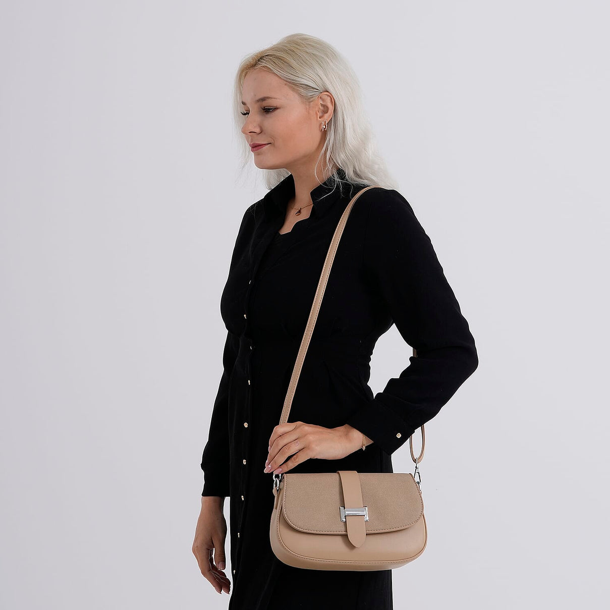 Two-Tone Saddle Bag With Crossbody Strap V32513836 3