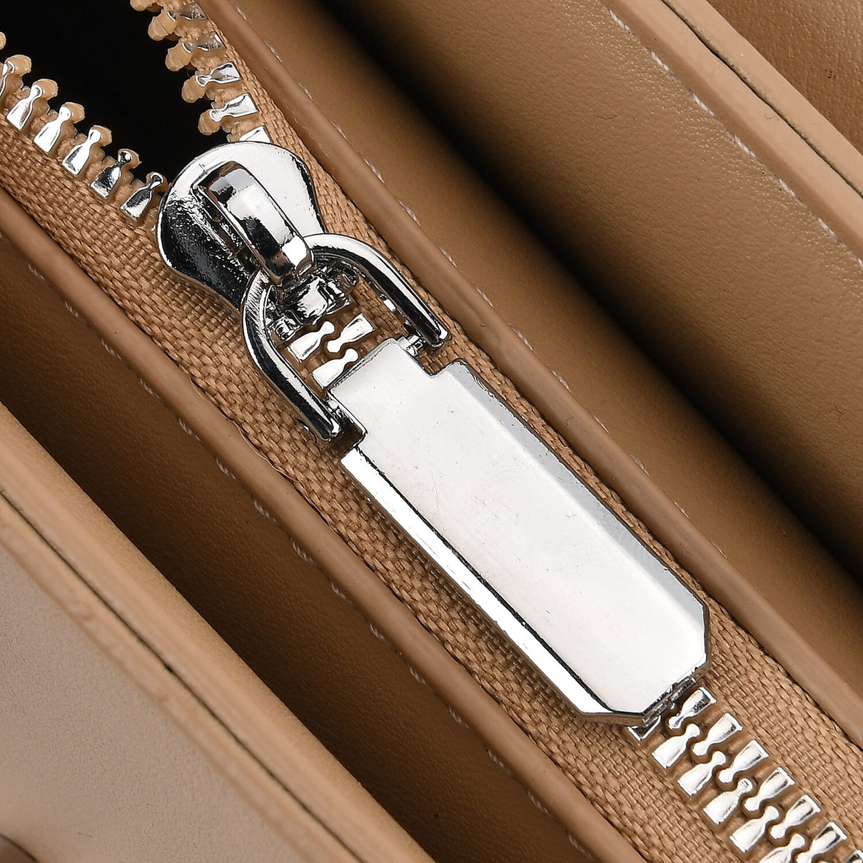 Two-Tone Saddle Bag With Crossbody Strap V32513836 8
