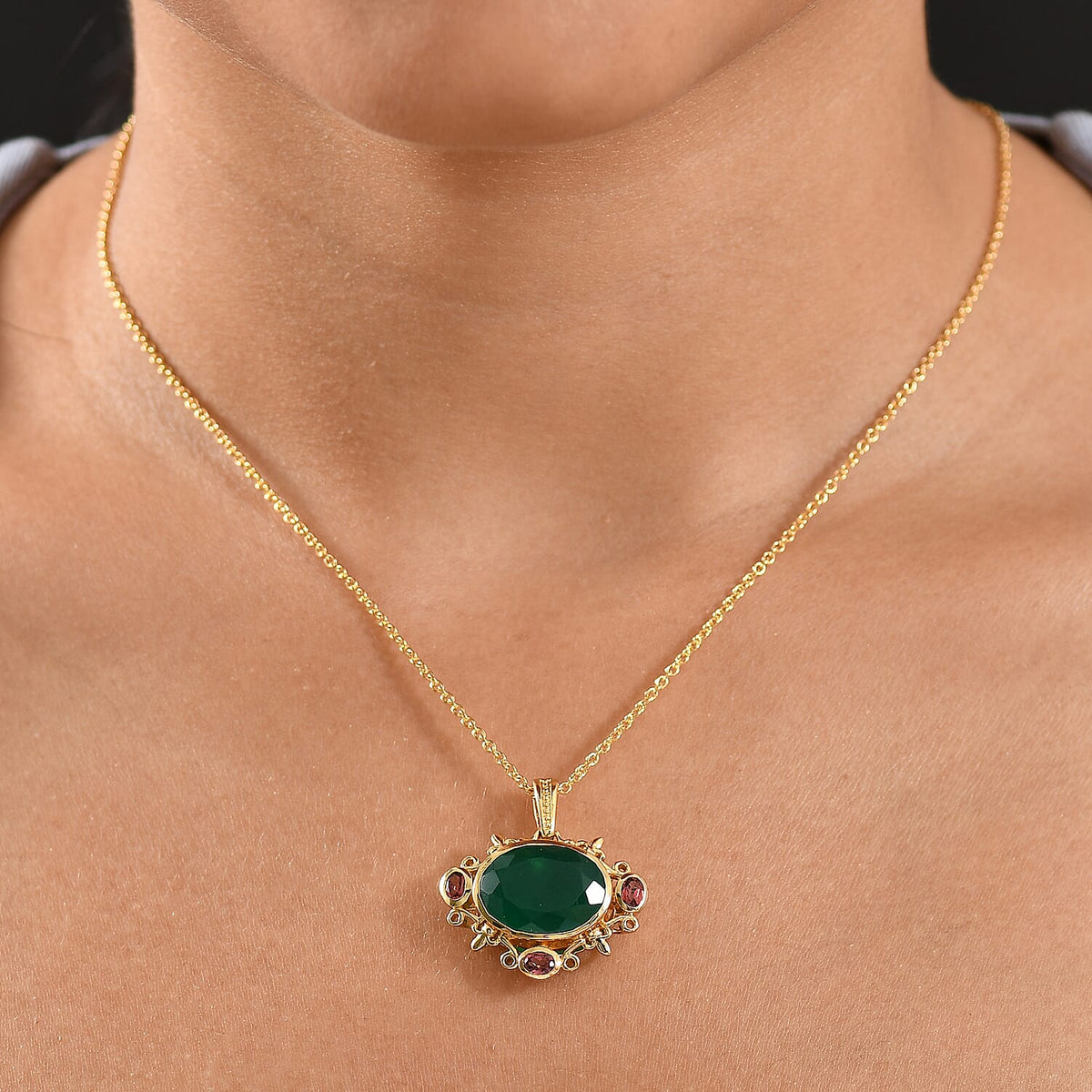 Verde Onyx &amp; Orissa Rose Garnet Pendant with Chain (Size 20) in Yellow Gold Plating 8.40 Ct. 4402735 2