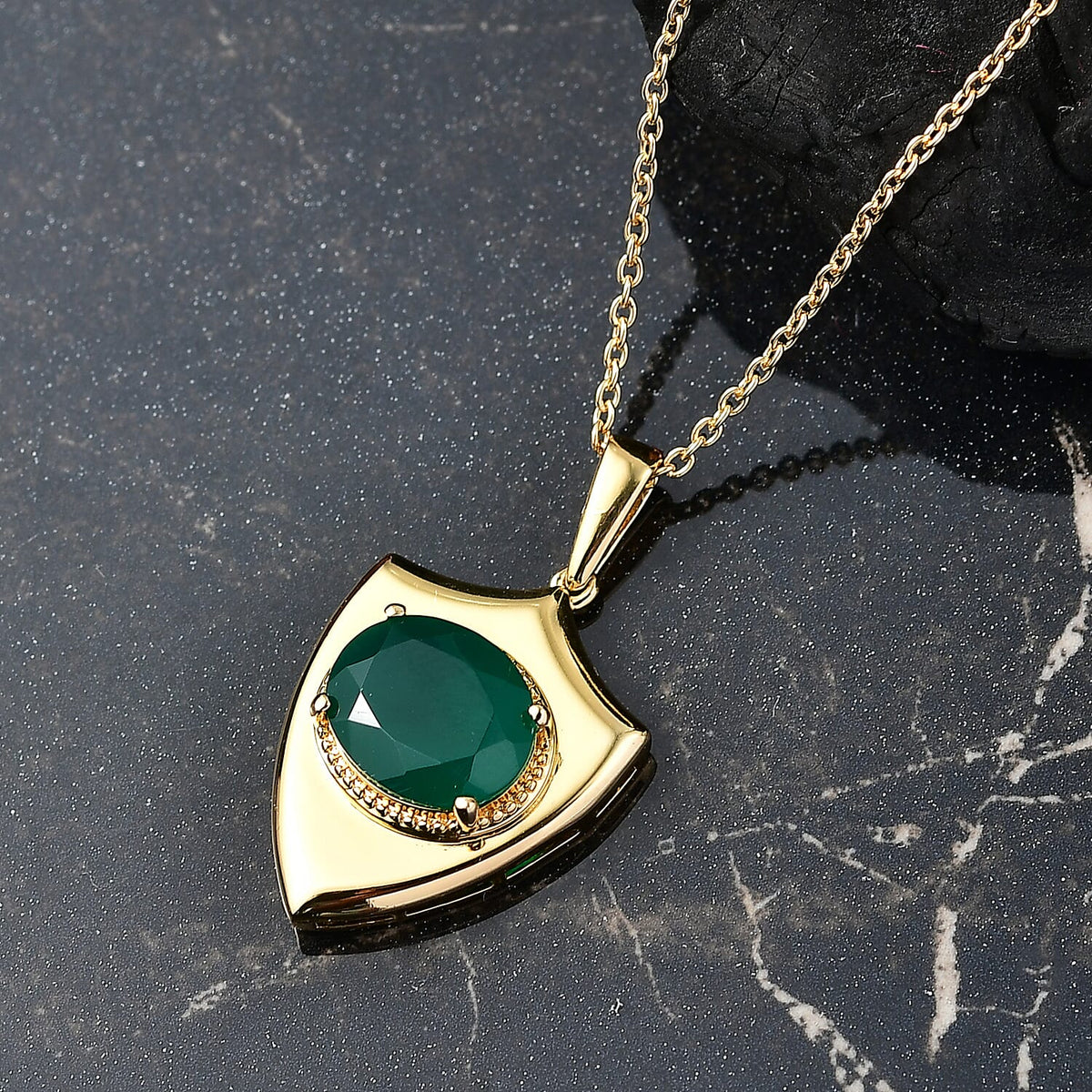 Verde Onyx Pendant with Chain (Size 20) in Yellow Gold Plating 4.37 Ct. 4398591 3