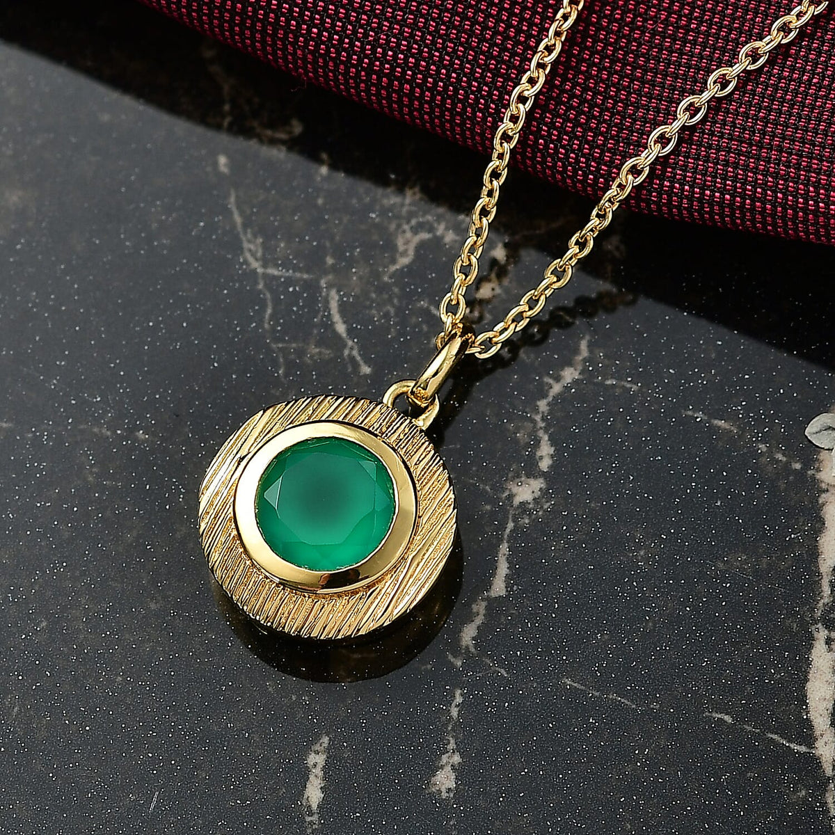 Verde Onyx Pendant with Chain (Size 20) in Yellow Gold Plating 1.68 Ct. 4408926 3