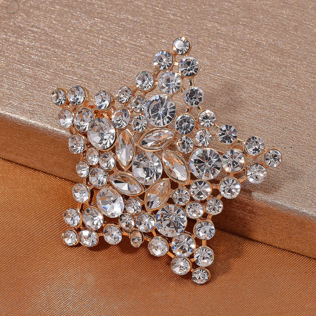 White Crystal Star Brooch 7875821 1