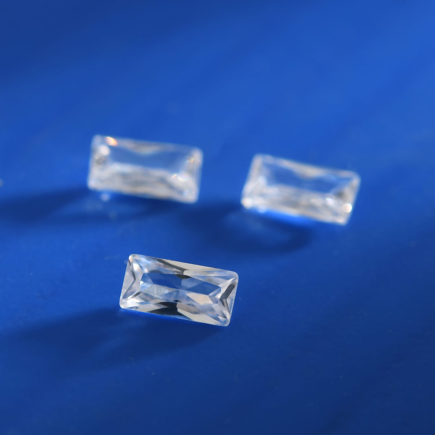 Set of 3 White Cubic Zirconia Loose Gemstones in Baguette Shape 0.87 Ct. (5x2.5 mm) 8071342 2