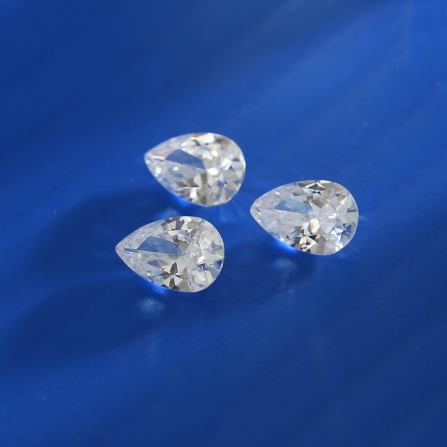 Set of 3 White Cubic Zirconia Loose Gemstones in Pear Shape 1.49 Ct. (6x4 mm) 8071351 1