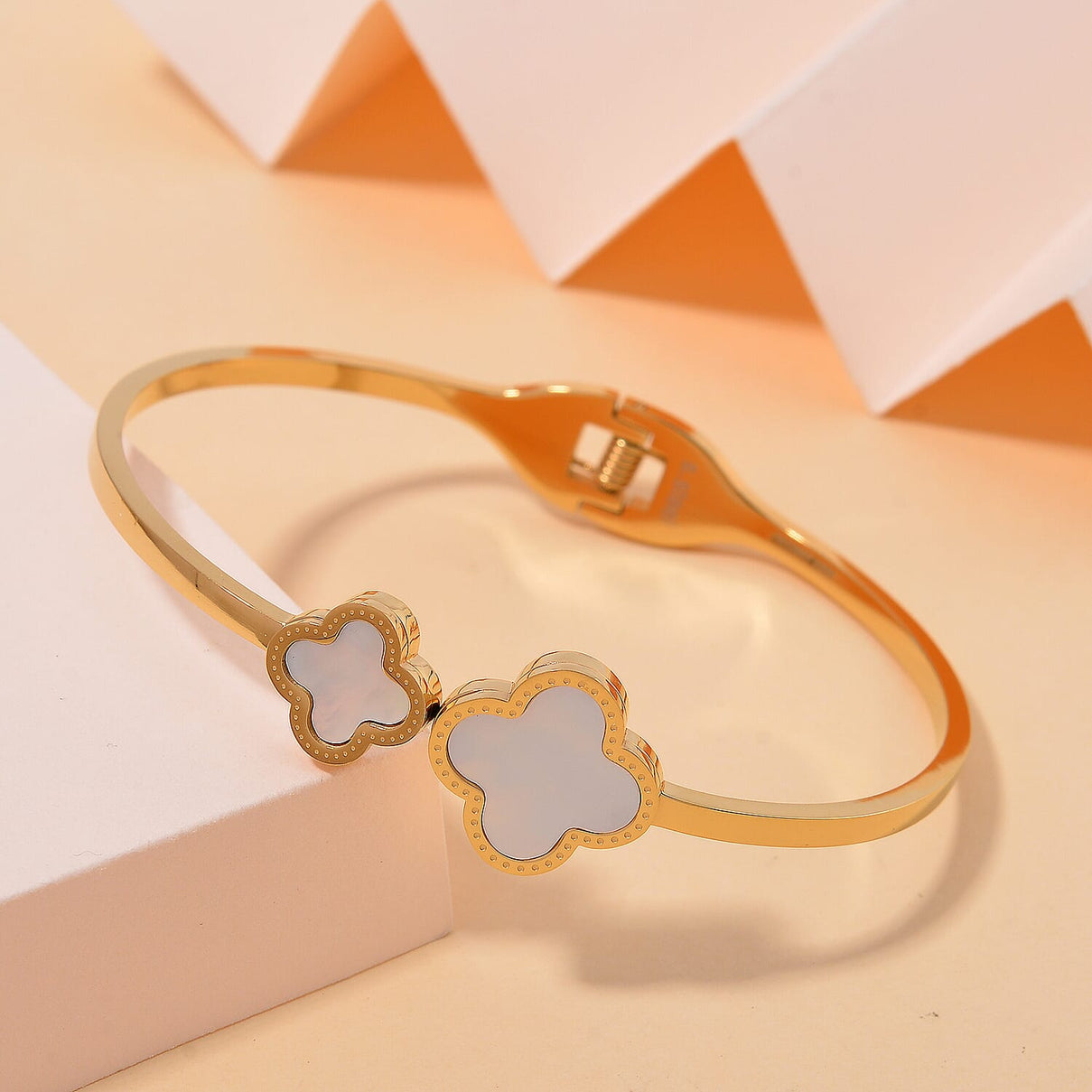 White Mother Of Pearl Van Cleef Bangle in Yellow Tone (Size - 7) 7929865 2