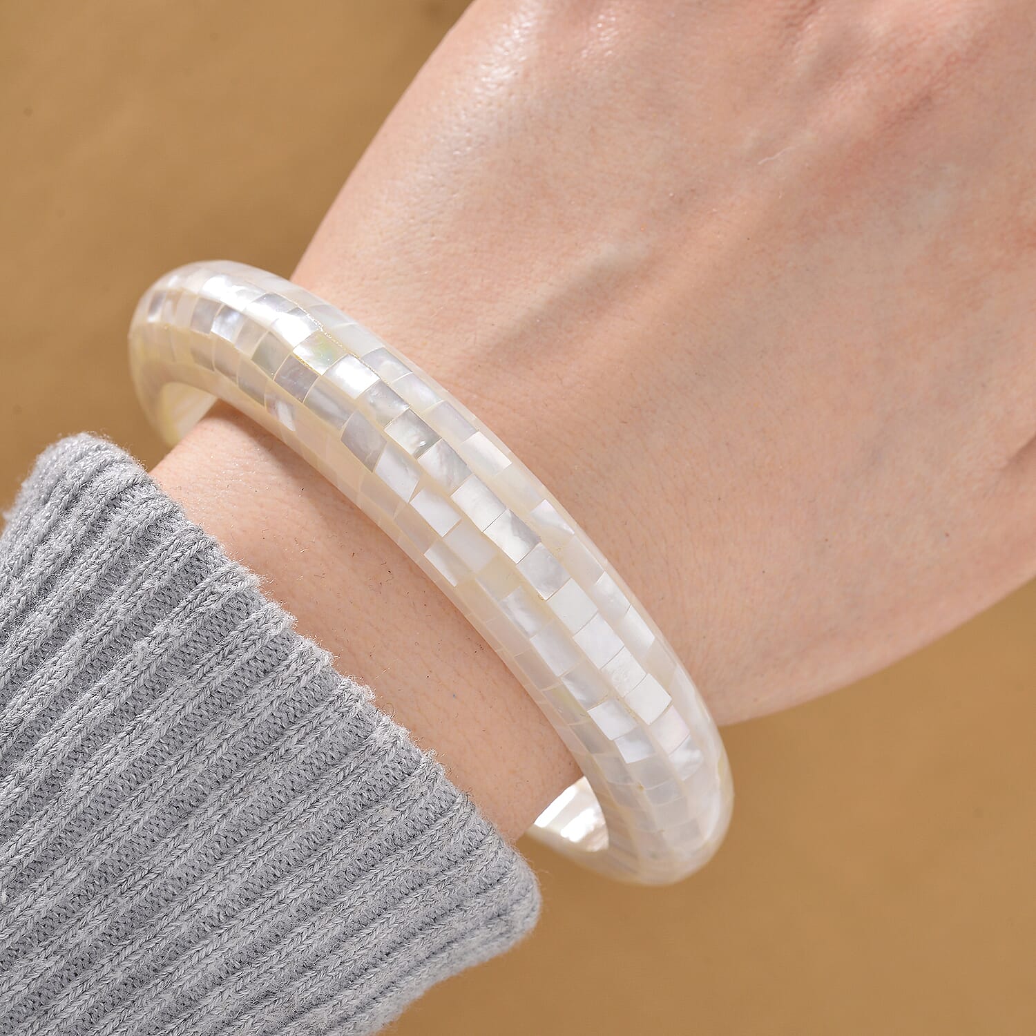 Sculpted Mother of Pearl Bangle â€“ Cabochon Finish 8126059 1