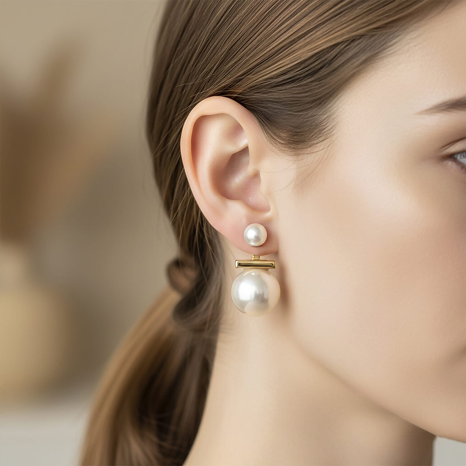 White colour Shell Pearl  Earring 8235541 2