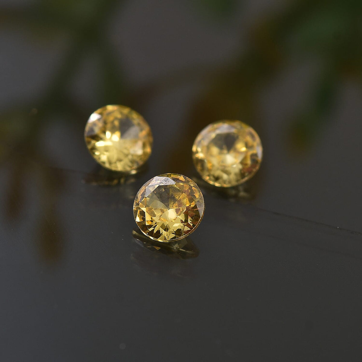 1.17 Ct. Set of 3 Yellow Cubic Zirconia Loose Gemstones in Round Shape ( 4 mm) 8072319 1