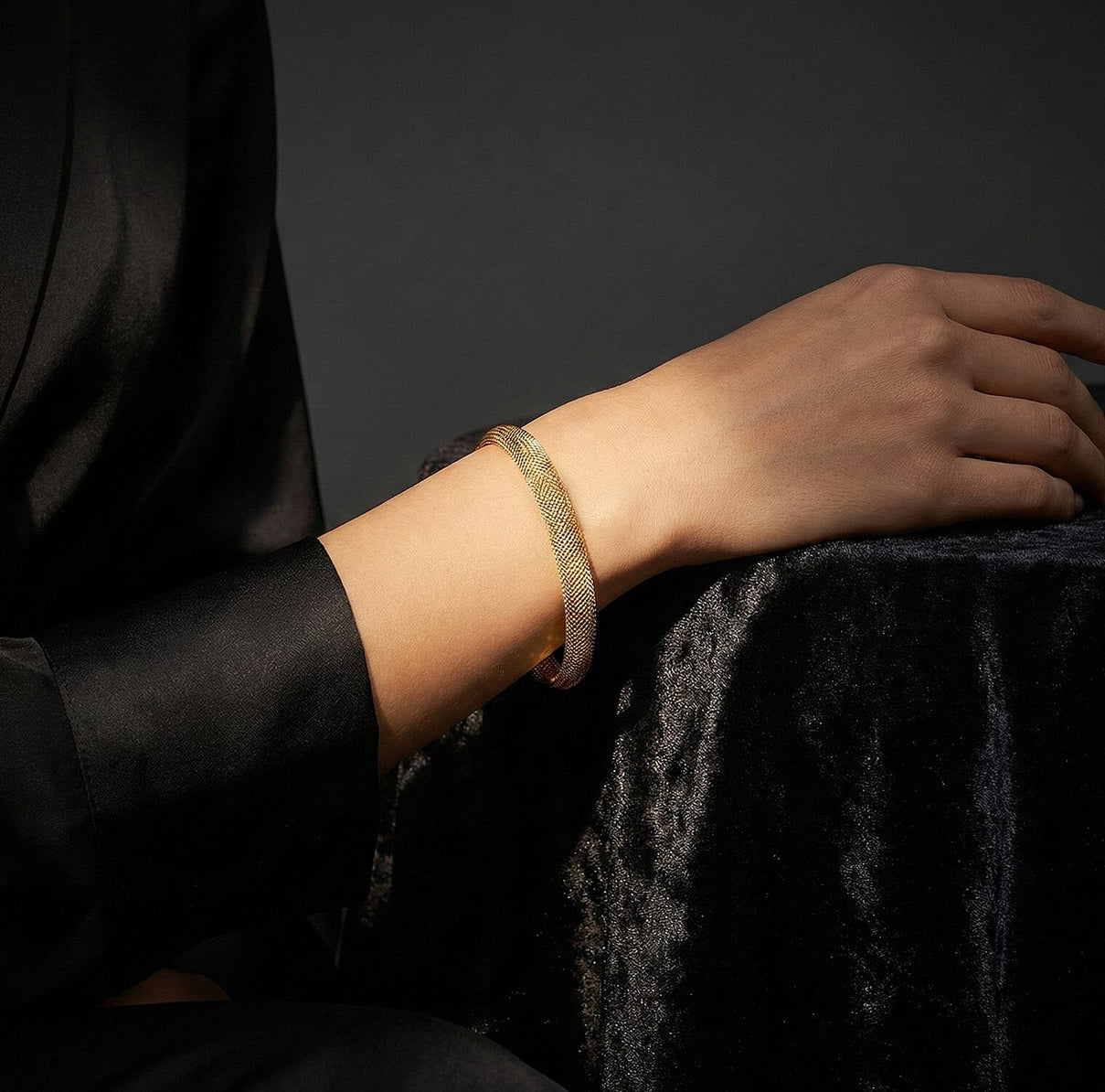 Italian Made 9K Yellow Gold Mesh Stretchable Bangle (Size - 7.25) 6025269 5