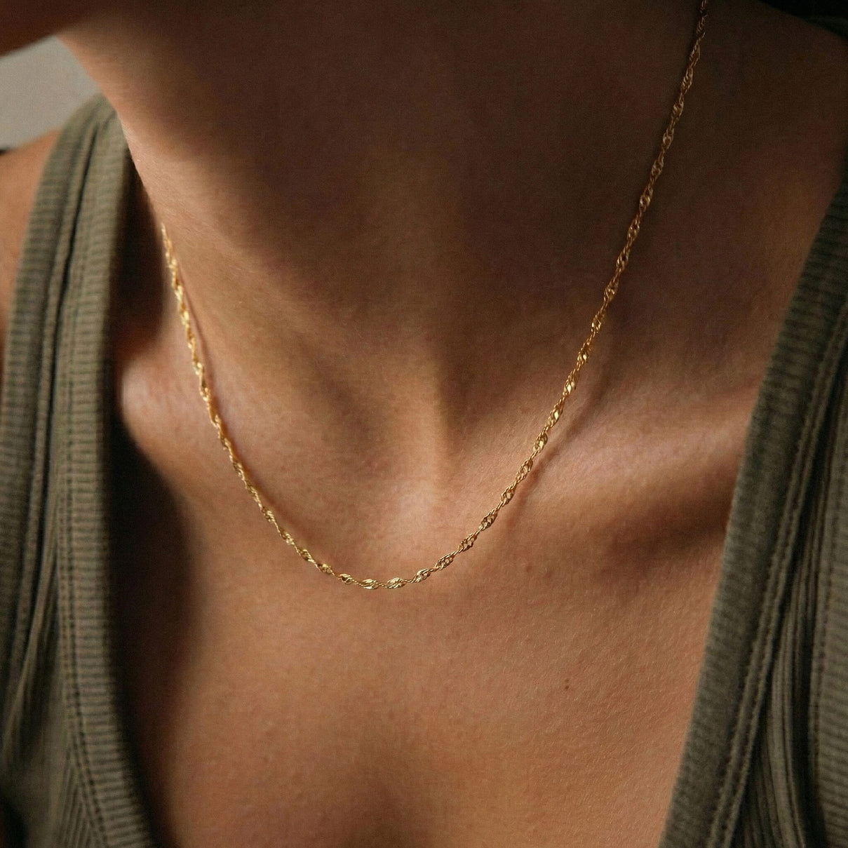 Diamond Cut Twist Curb Chain 18 Inch in 9K Yellow Gold 7576691 1