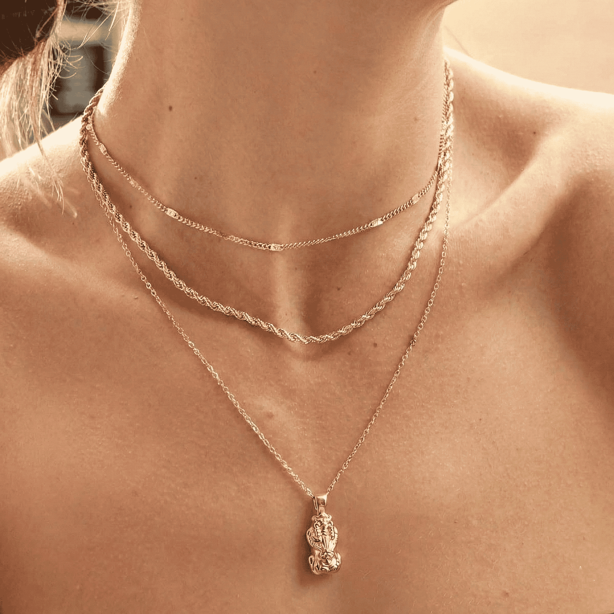 24K Yellow Gold Pixiu Pendant 8198652 7