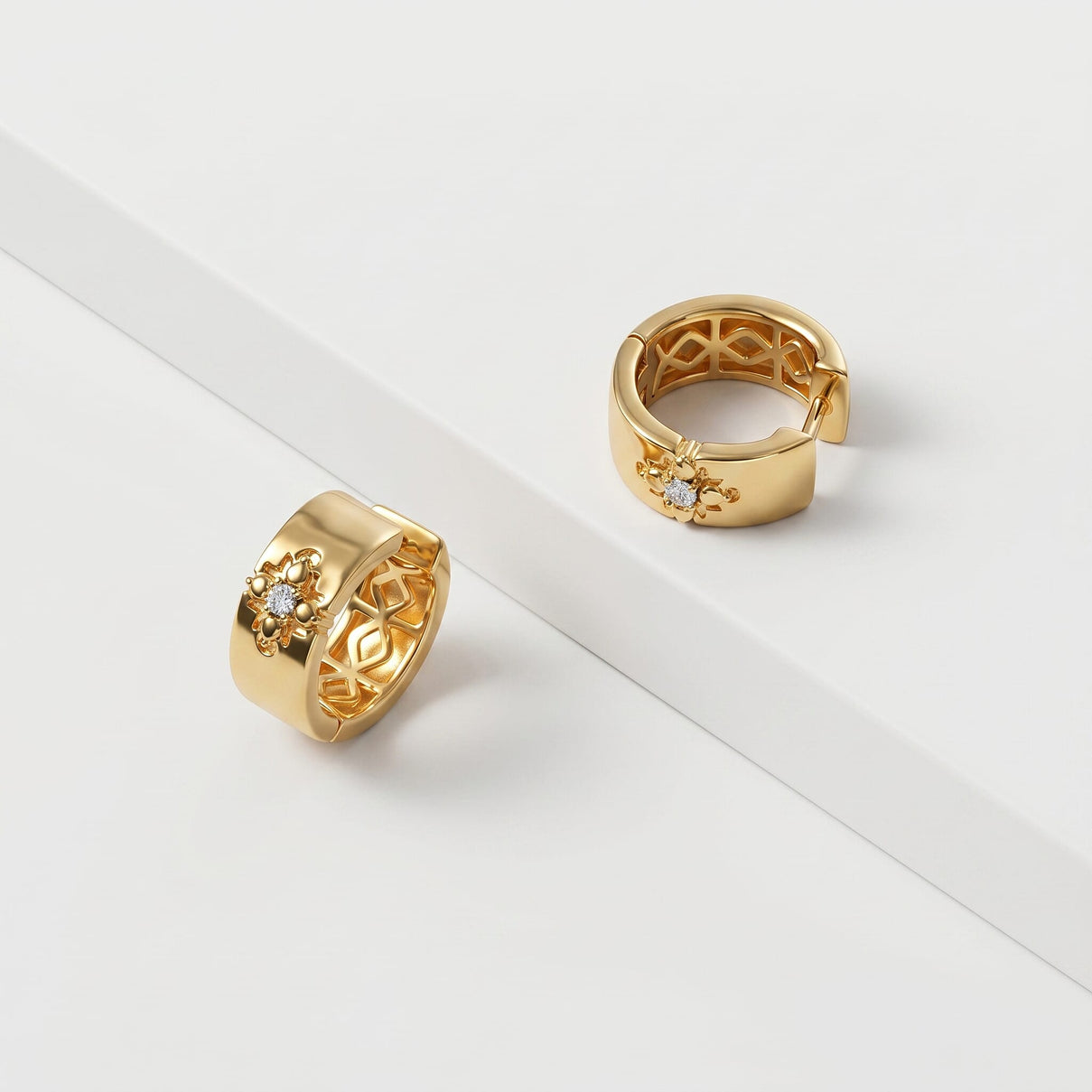EverTrue White Diamond Huggie Hoop Earring in Yellow Gold Tone 8499981 3